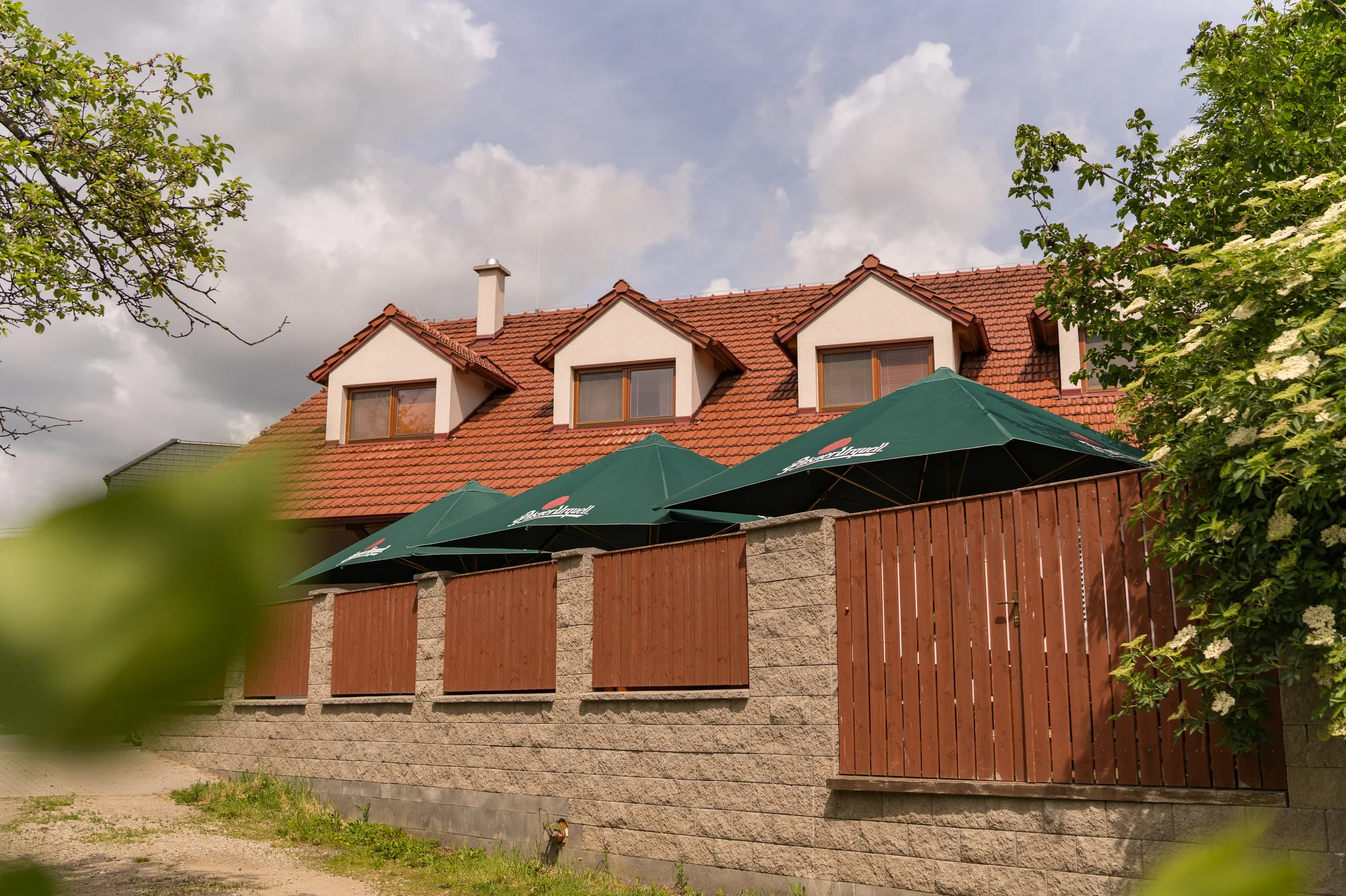 Pobyt na moravském venkově: penzion na statku u Moravského Krumlova, snídaně z domácích surovin