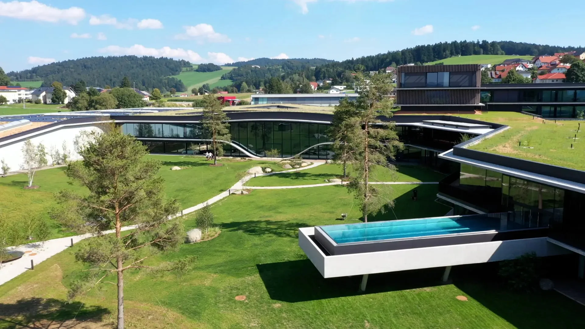 Načerpejte inspiraci a energii: luxusní hotel kousek od hranic, infinity bazén, neomezený wellness