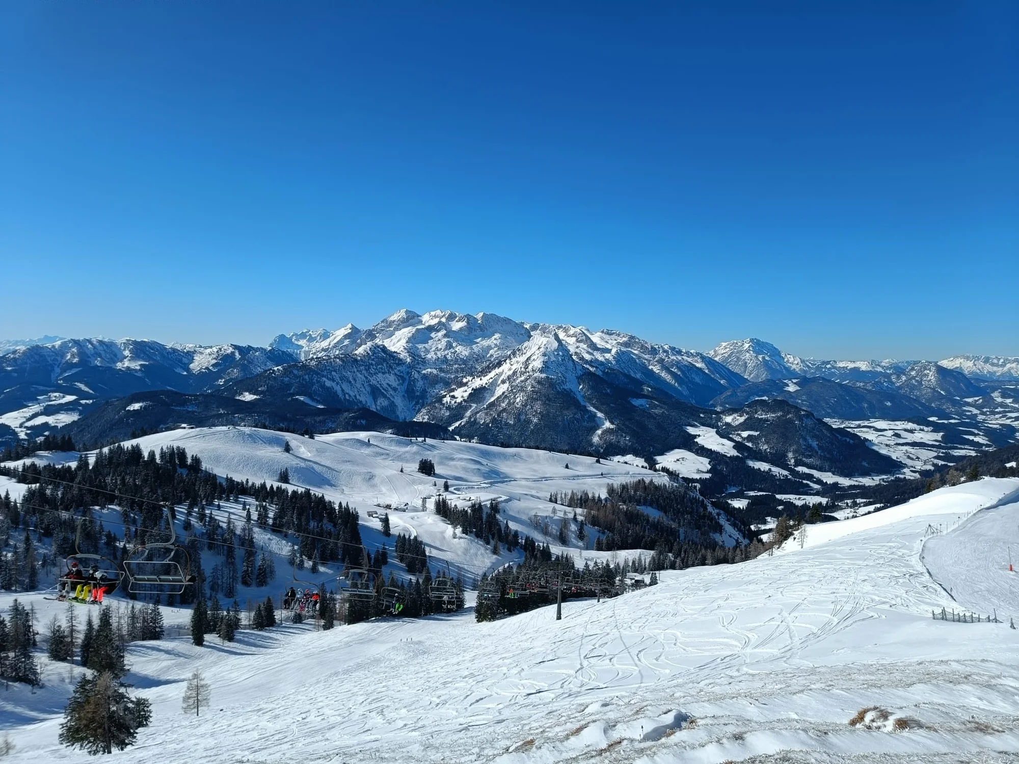 Dachstein s neomezeným wellness a polopenzí, hotel 200 m od lanovky