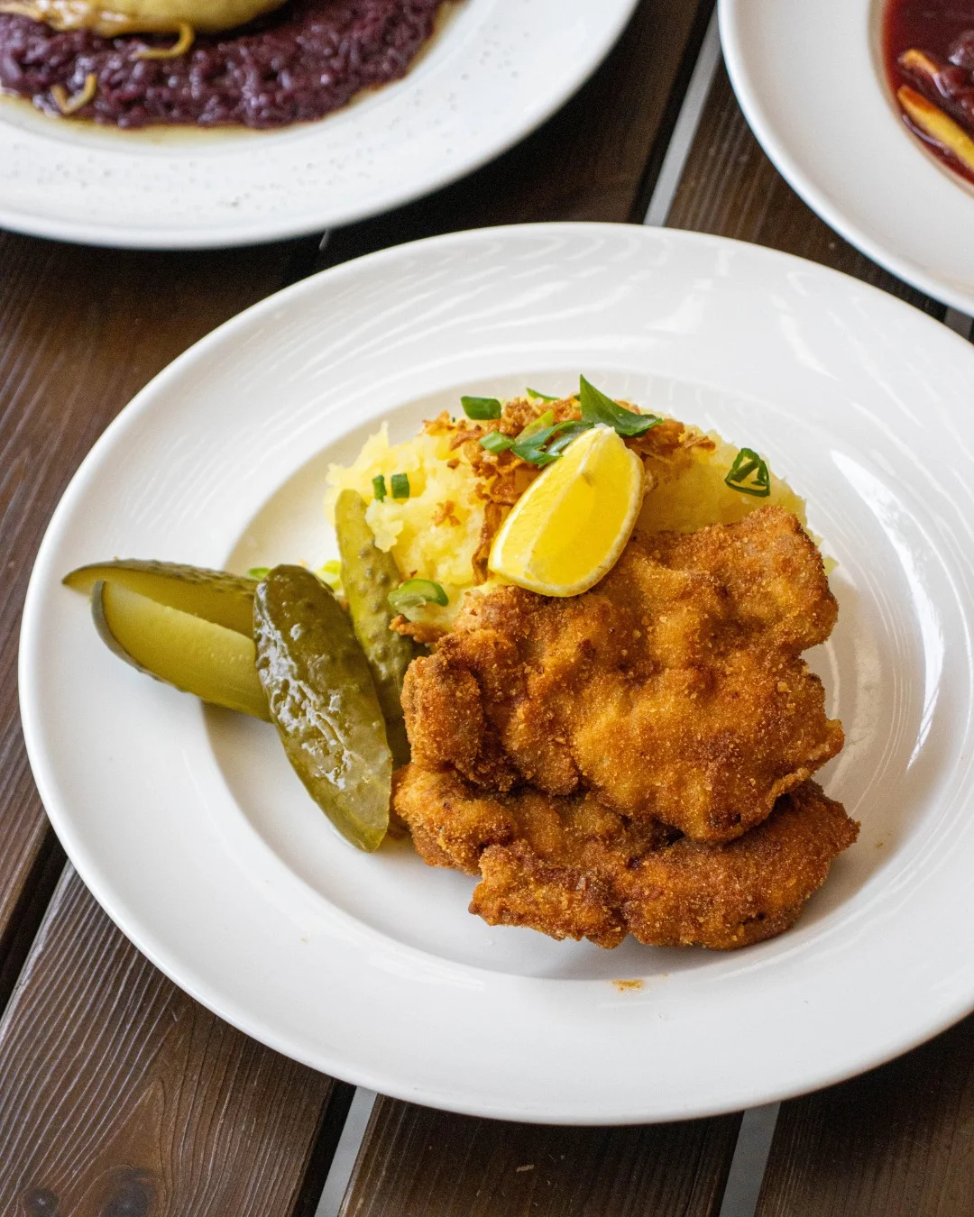 Otevřený voucher na jídlo a pití v hodnotě 500–1500 Kč do hostince Dobrý kanec