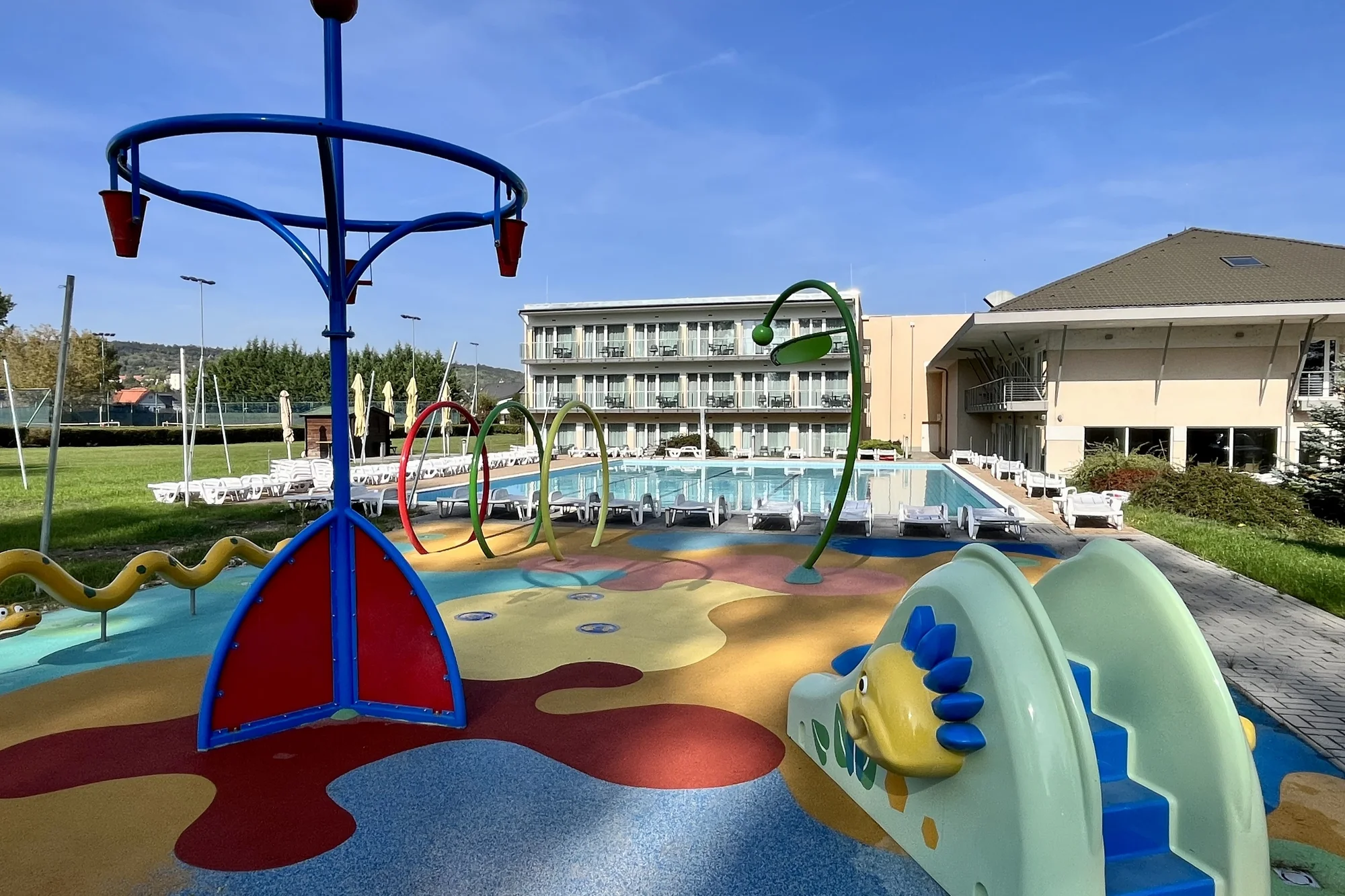 Relax i sport poblíž Budapešti: jídlo, wellness, lahev vína a 2 děti do 5,9 let zdarma