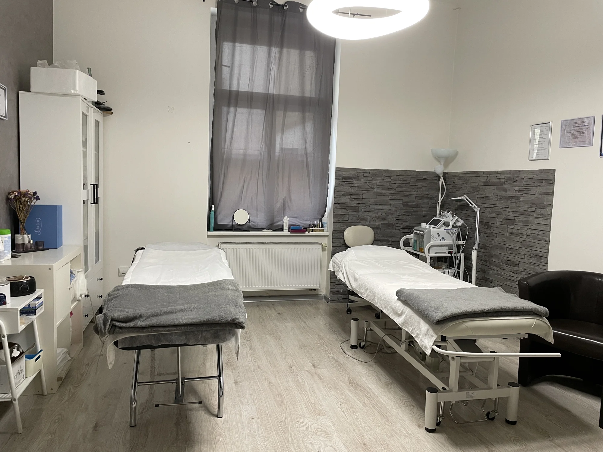 Kosmetika pro ženy: lifting, laminace obočí, hydratace i Den pro princeznu