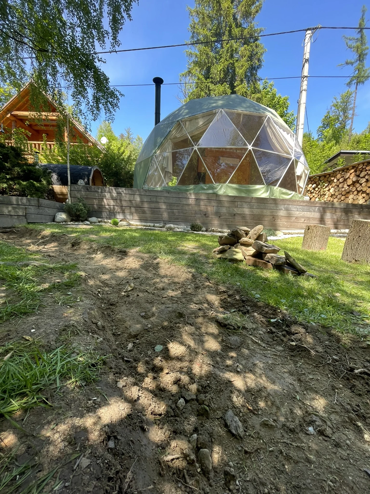 Glamping Meleček: pobyt v glampingovém stanu i wellness v sudové sauně a horkém sudu