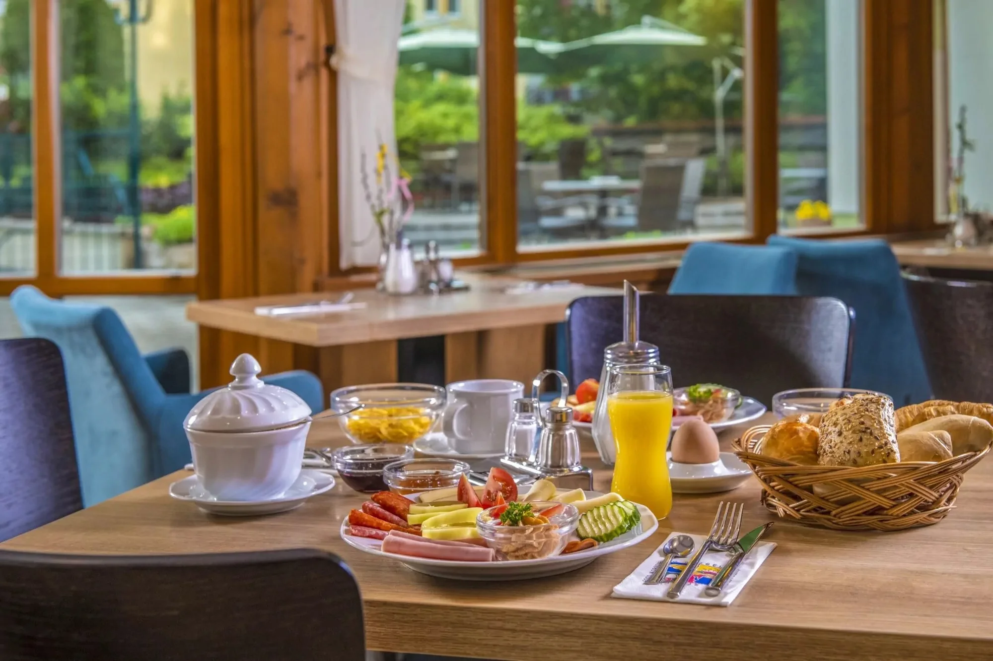 Dovolená v Budapešti: příjemný pobyt se snídaní v hotelu blízko centra