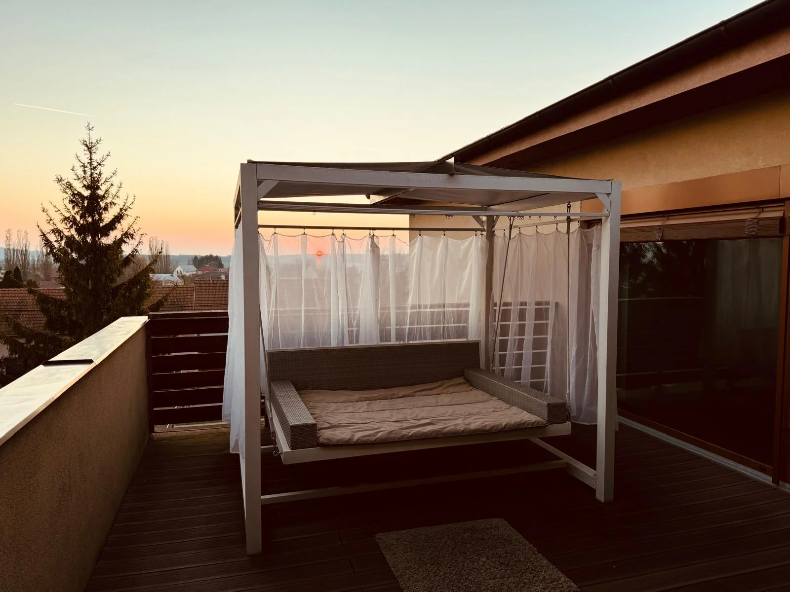 Romantický balíček: privátní vířivka a sauna, voucher na jídlo i degustace piv