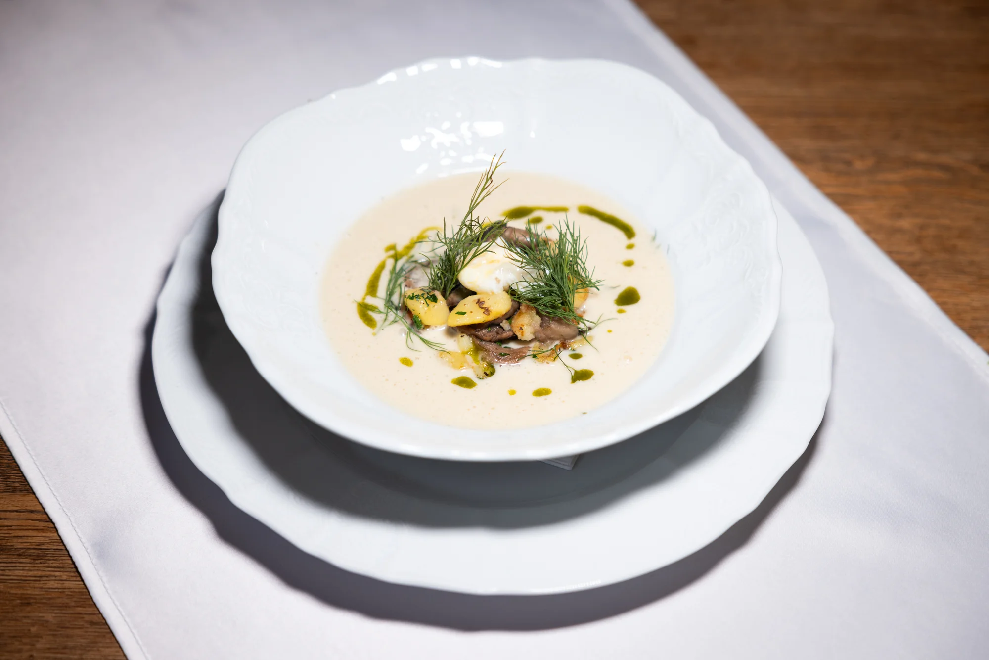 Čtyřchodové menu v iglú restaurace Končina pro 2–6 osob