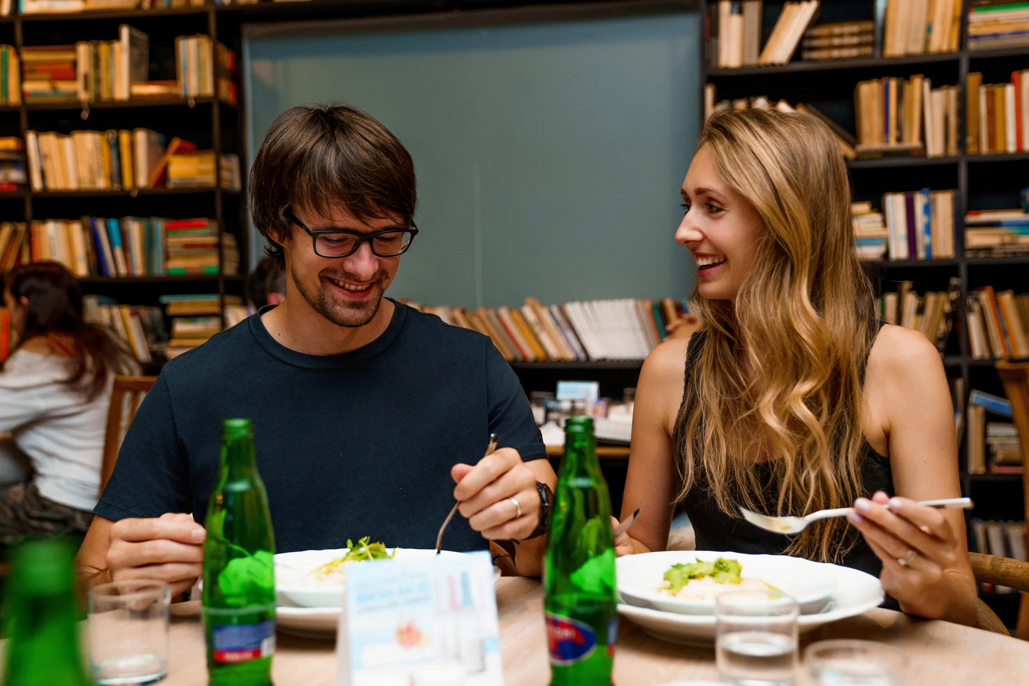 Čtyřchodové menu v luxusní restauraci v Harrachově: bruschetta, kulajda, telecí i tiramisu