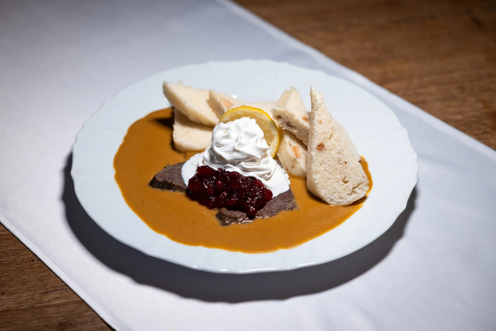 Gastronomický zážitek v horském podnebí: vouchery na 1000 až 2000 Kč do restaurace Končina