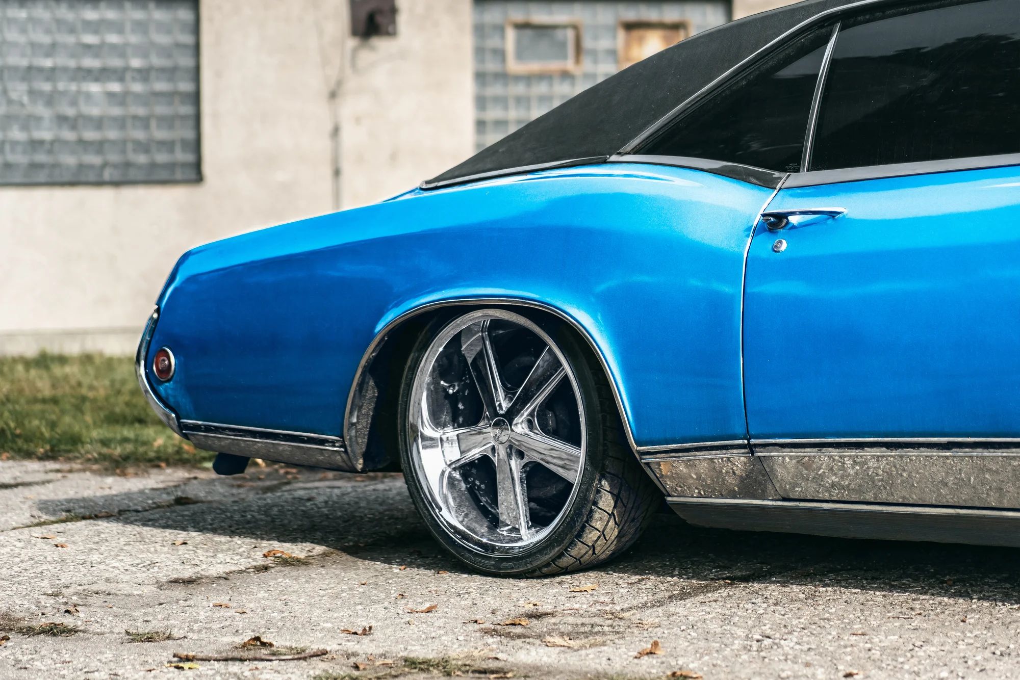Jízda v legendárním veteránu: až 60 min. v Dodge Charger nebo Buick Riviéra