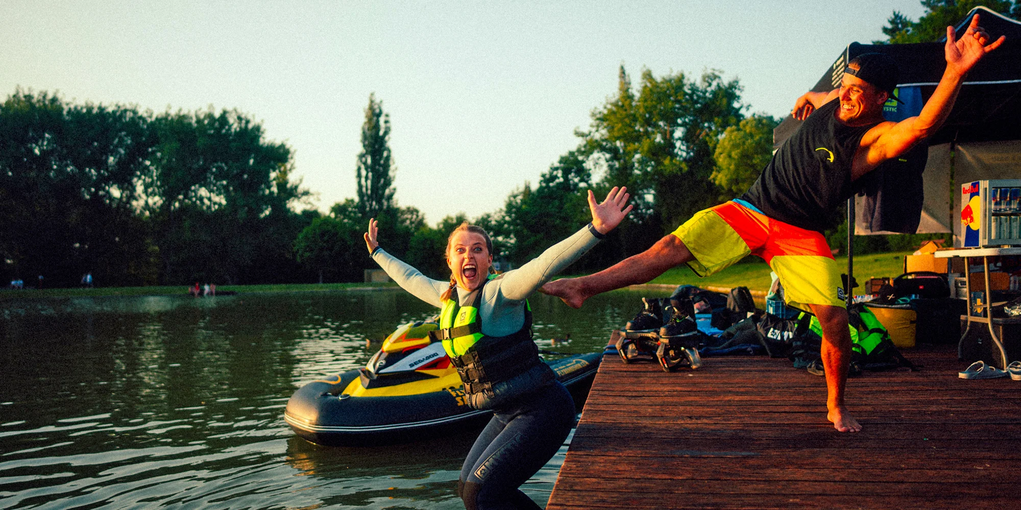 Zážitek na flyboardu na míru: tandemový let, dárková lekce či rozlučka se svobodou nebo jiná oslava