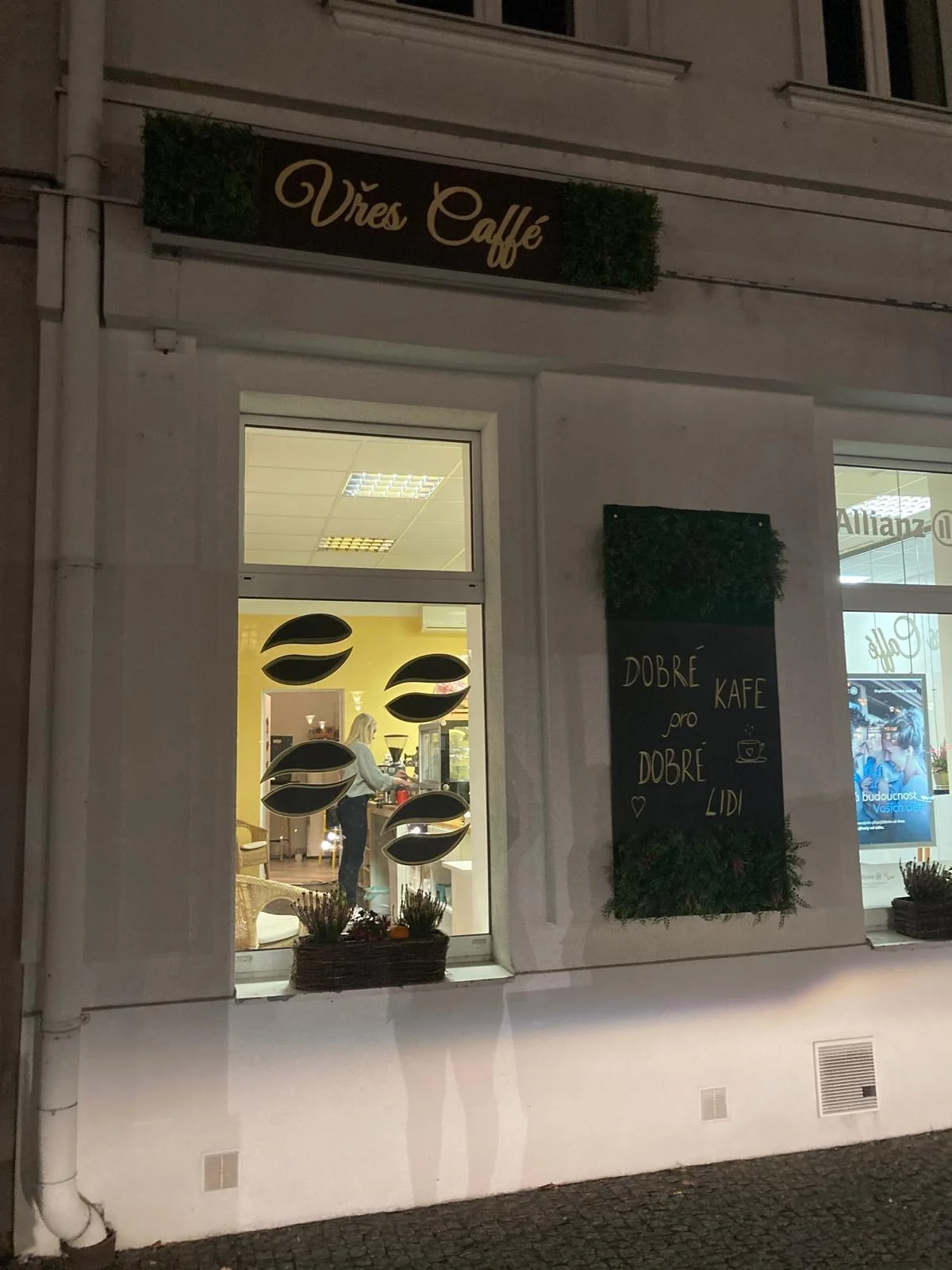 Espresso, cappuccino, americano či lungo i linecké kolečko pro 1 nebo 2 os.