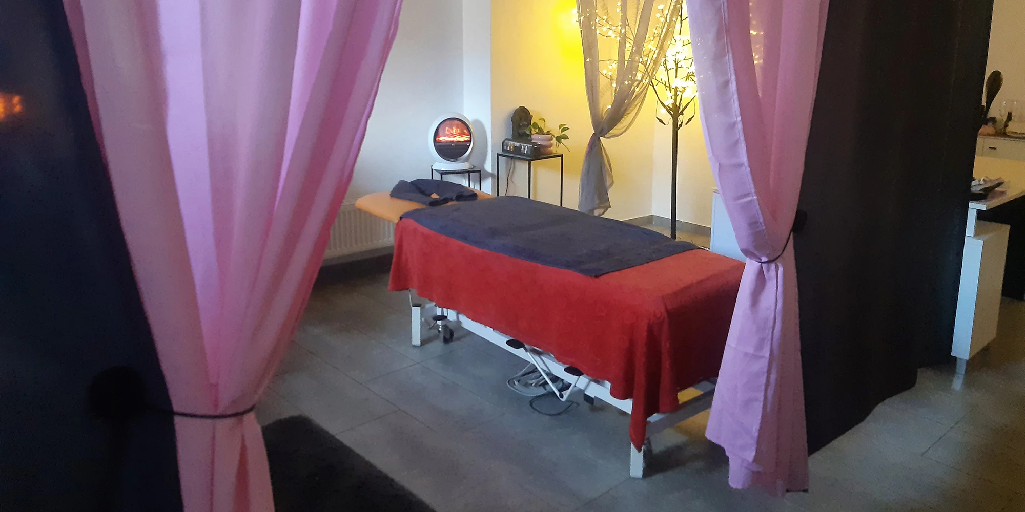 Smyslná a harmonizující relaxace pro muže: tantrická masáž pro 1 osobu na 60 nebo 90 minut