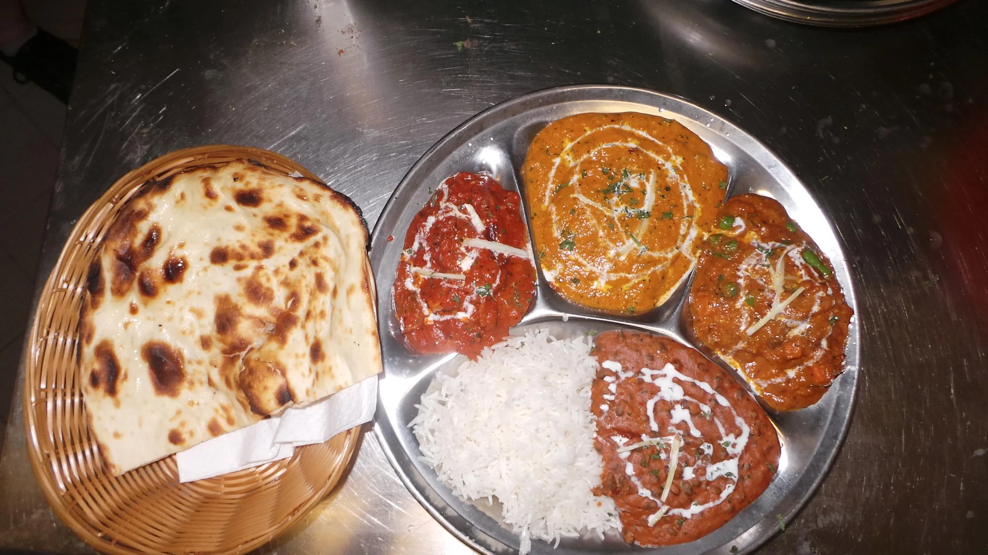 Otevřený voucher na jakékoli pokrmy v hodnotě 250-1000 Kč v indické restauraci Ganesh