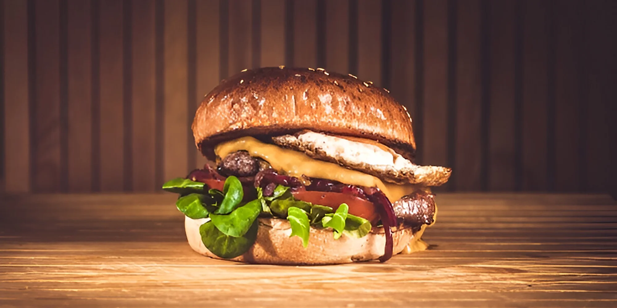 Burger podle výběru z 8 druhů a hranolky či krokety pro 1 osobu