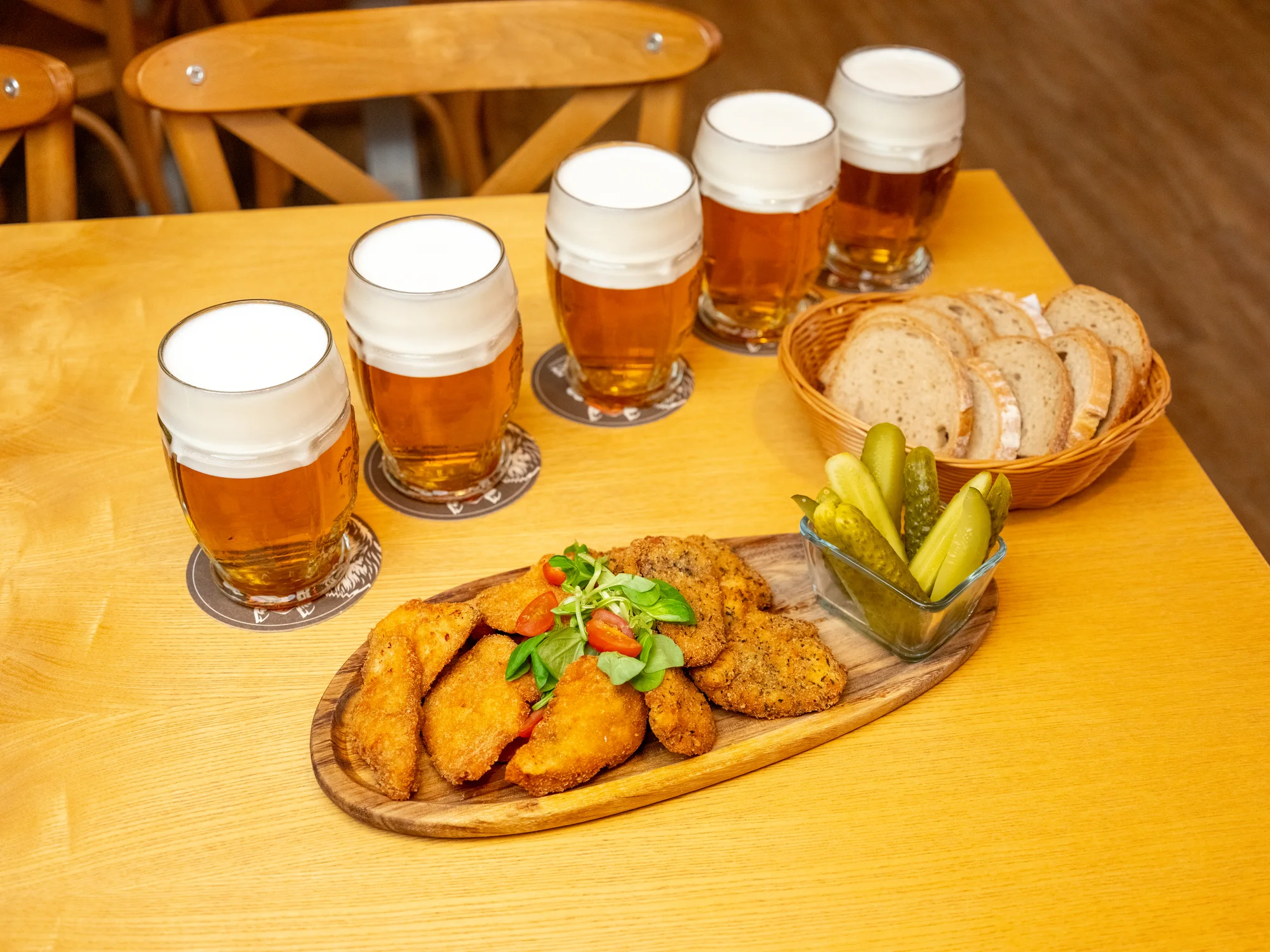 Metr piv Kozel 11° a mix řízečků o váze 450 nebo 900 g