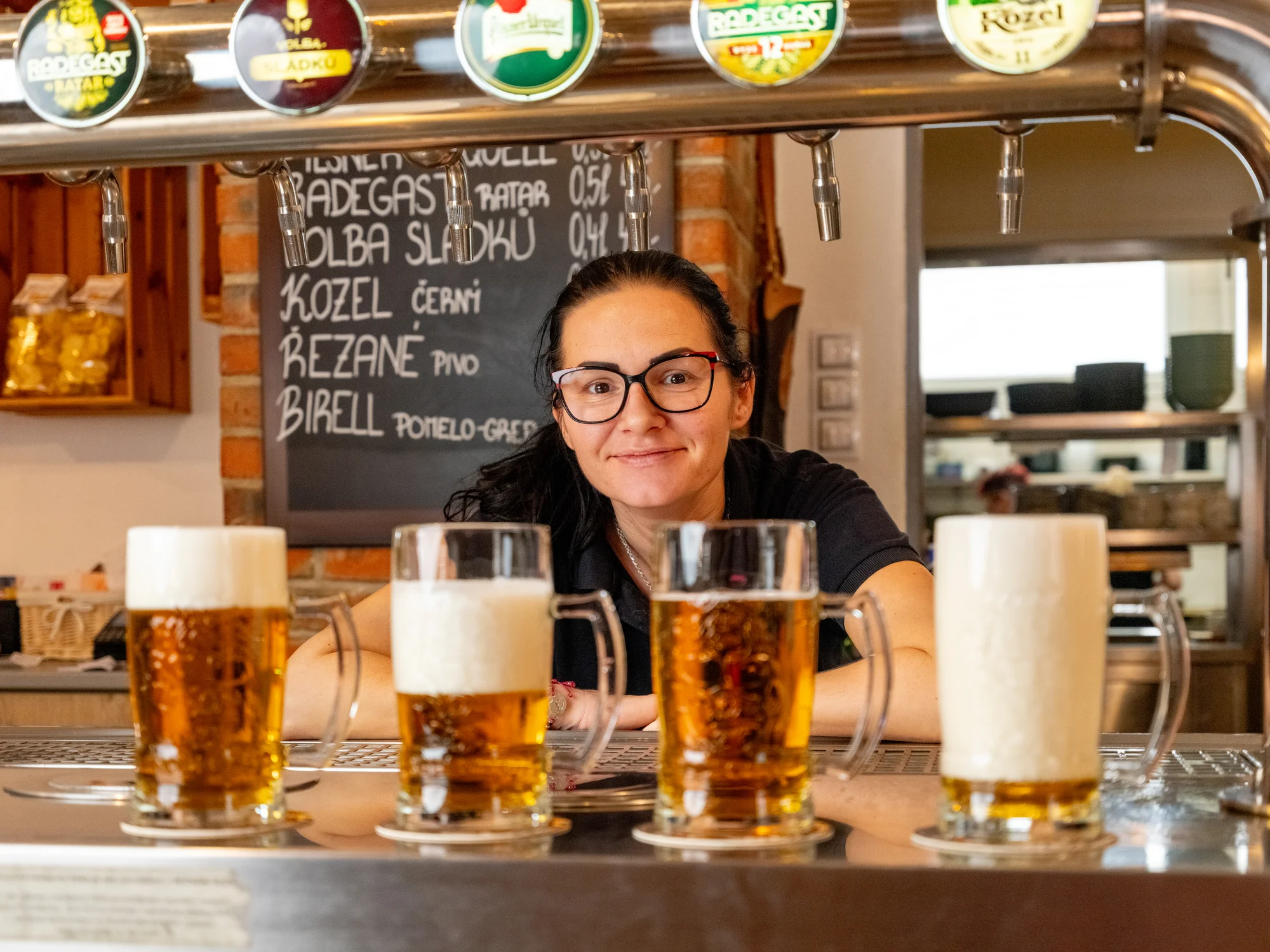 Škola čepování piva Radegast 12°: zážitek o délce 2 hod. pro 1–5 osob