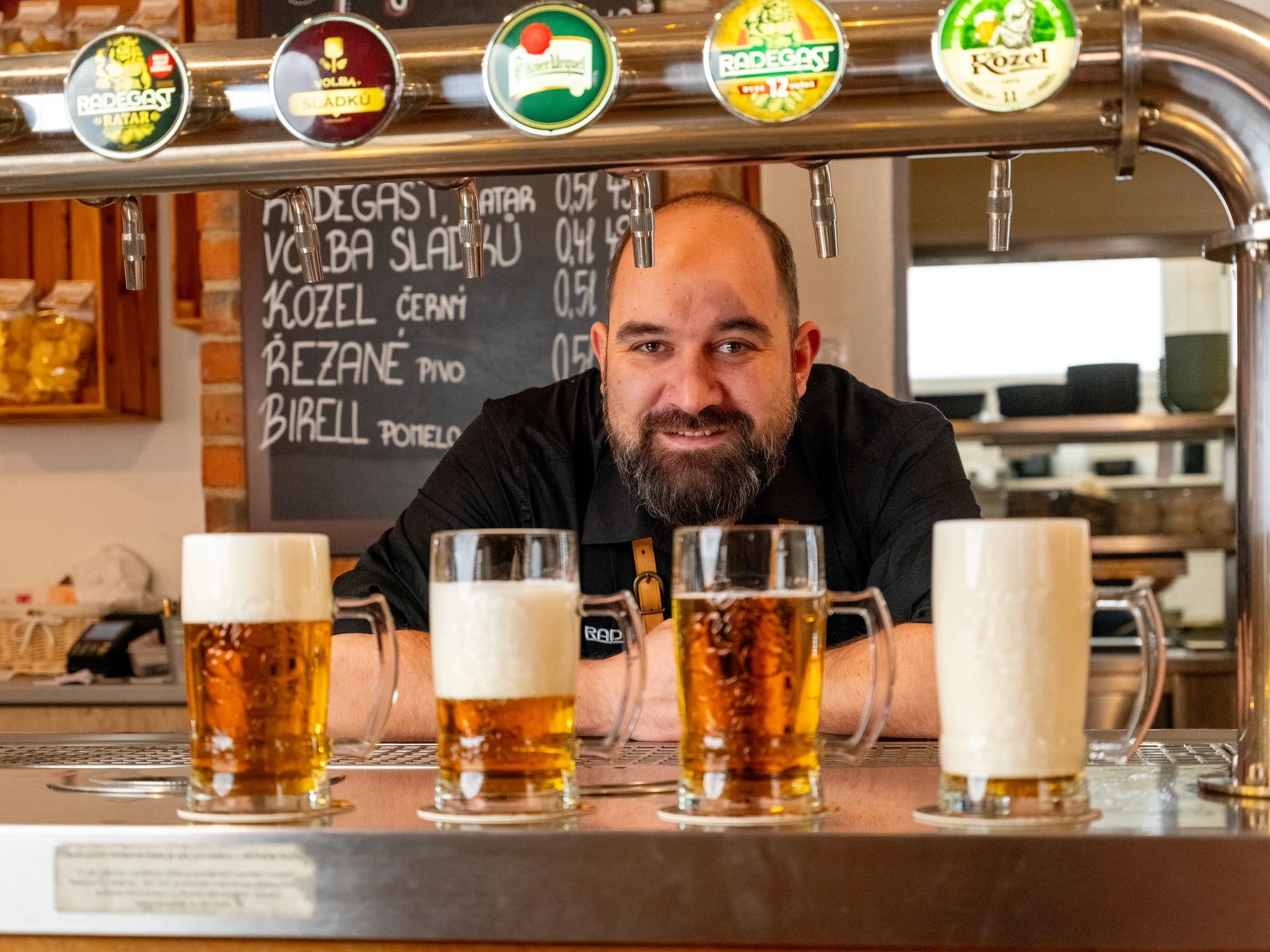 Škola čepování piva Radegast 12°: zážitek o délce 2 hod. pro 1–5 osob