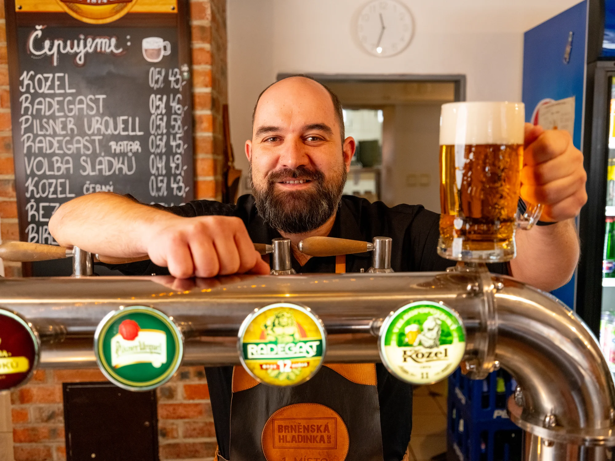 Škola čepování piva Radegast 12°: zážitek o délce 2 hod. pro 1–5 osob