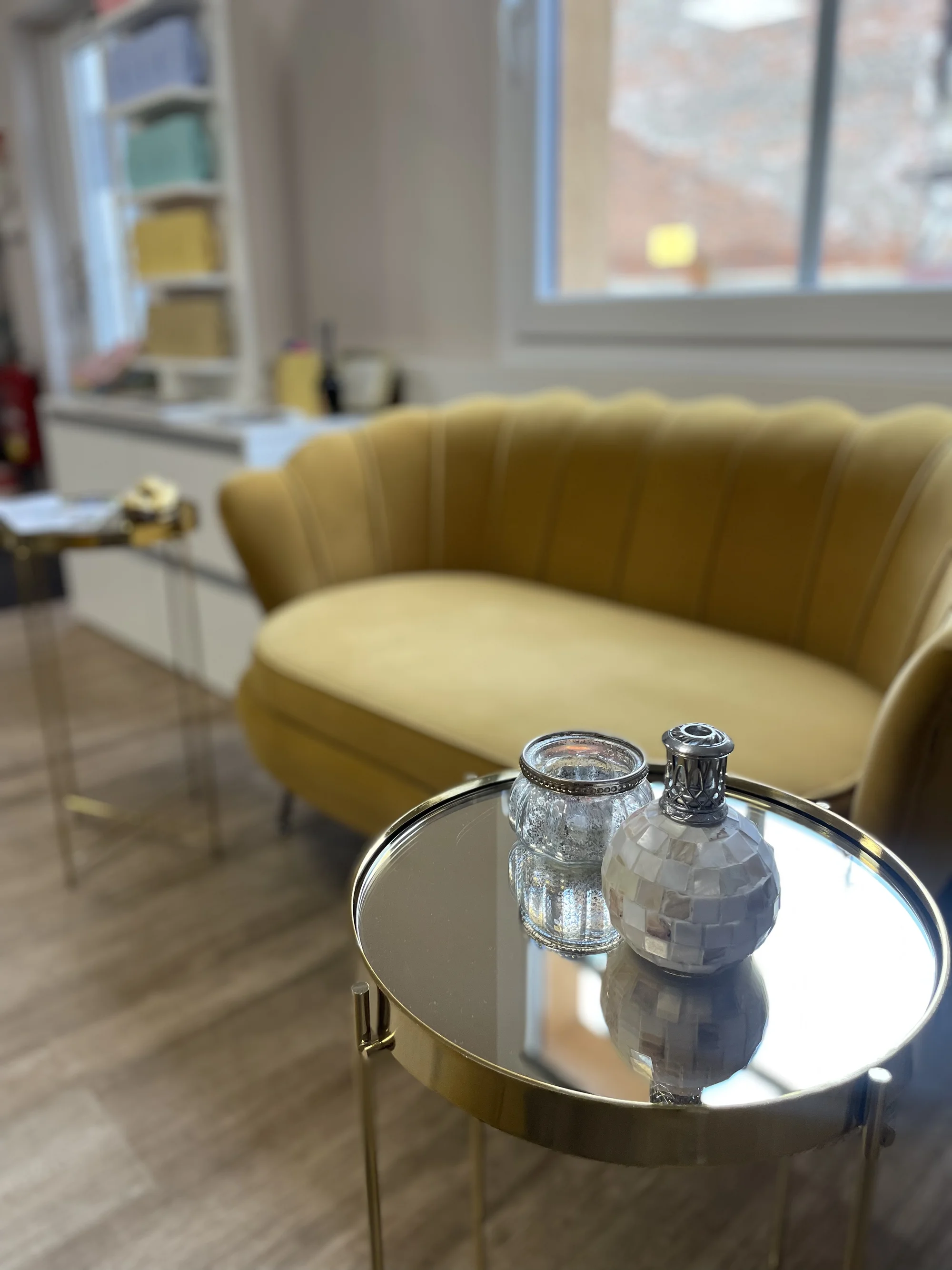 Krásné ruce: manikúra s parafínovým zábalem i aplikace CND shellacu nebo CND plexigelu