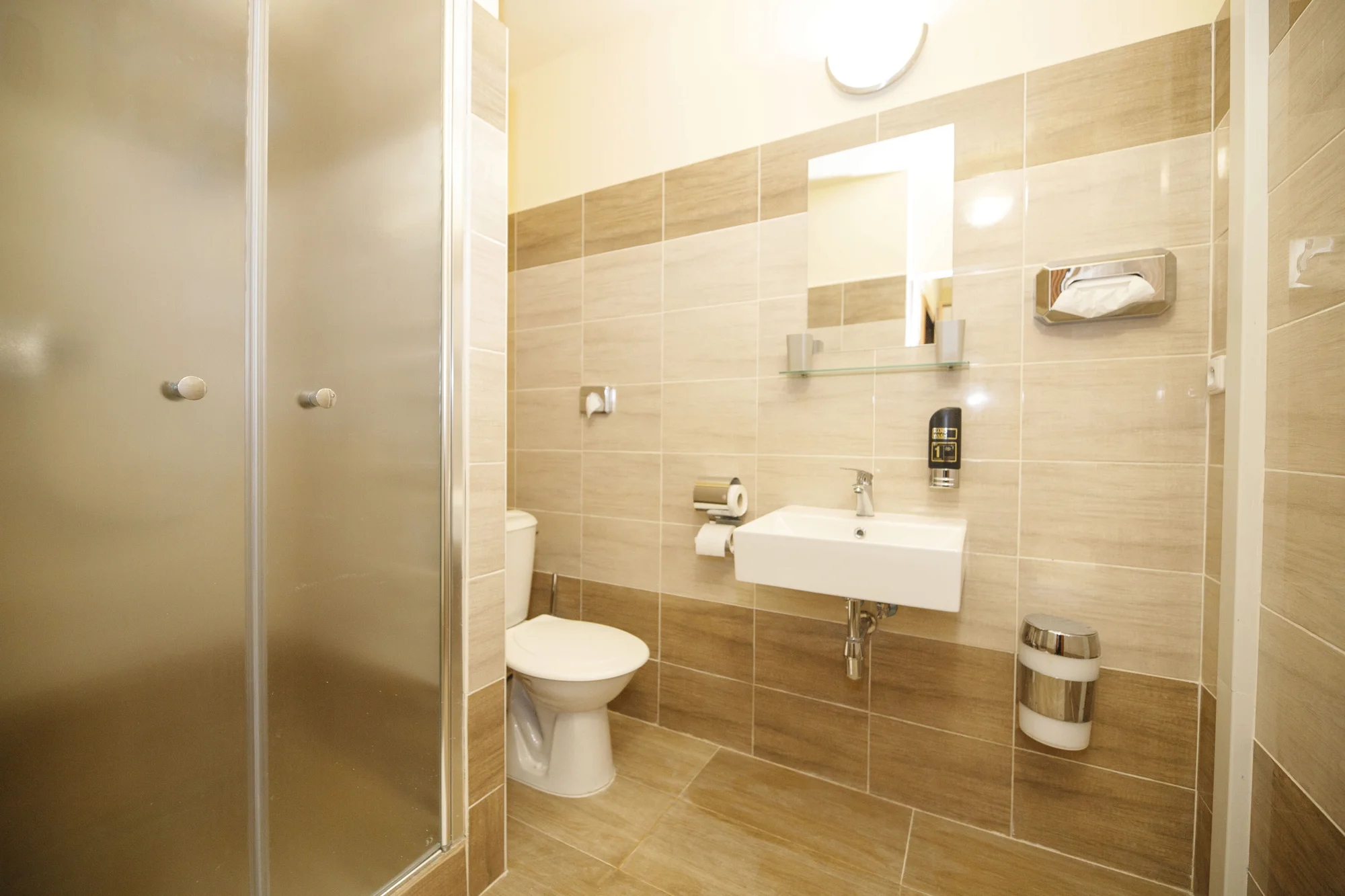 Romantika v Kolíně: pobyt se snídaní, soukromým wellness a sektem