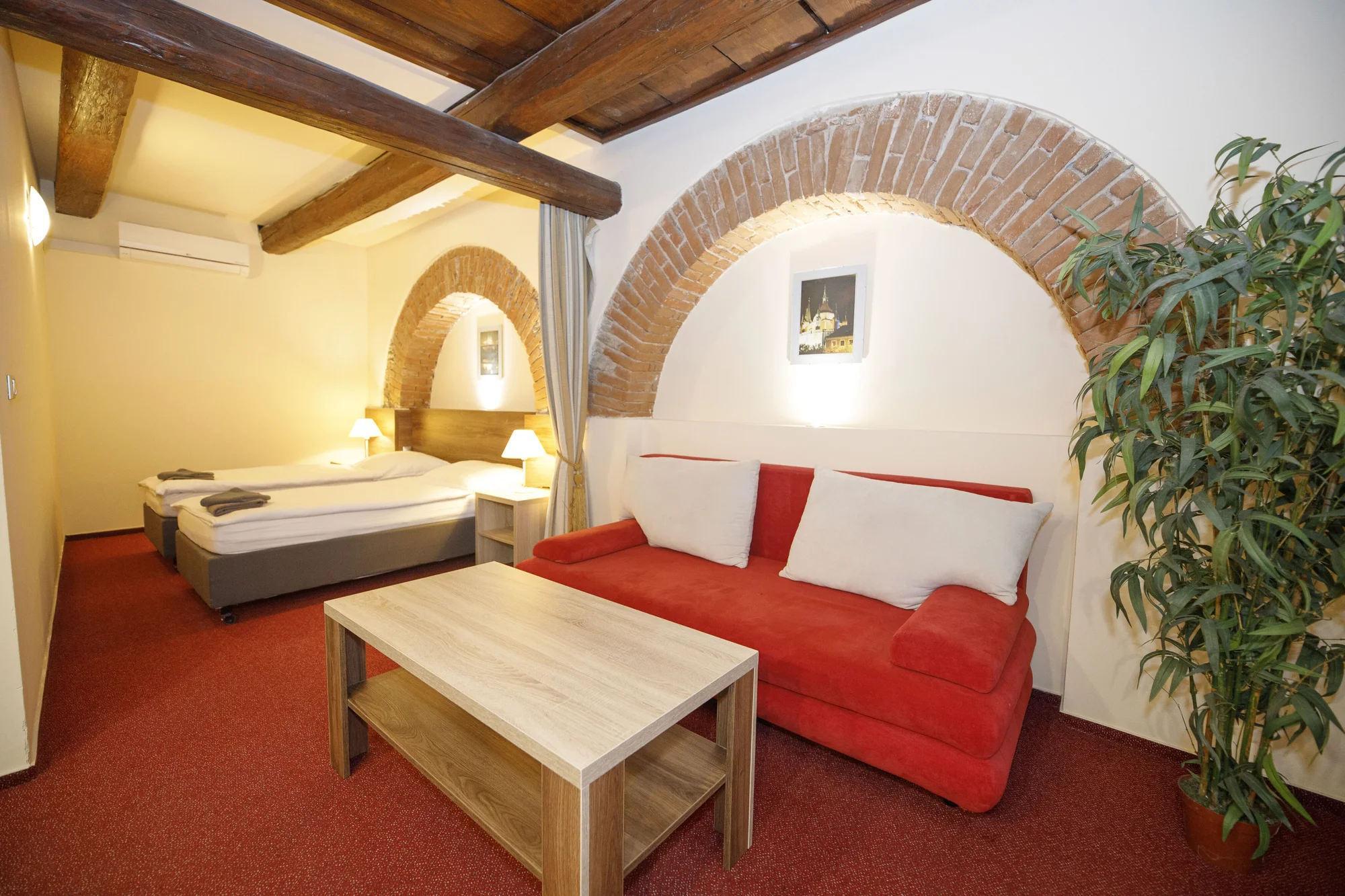 Romantika v Kolíně: pobyt se snídaní, soukromým wellness a sektem