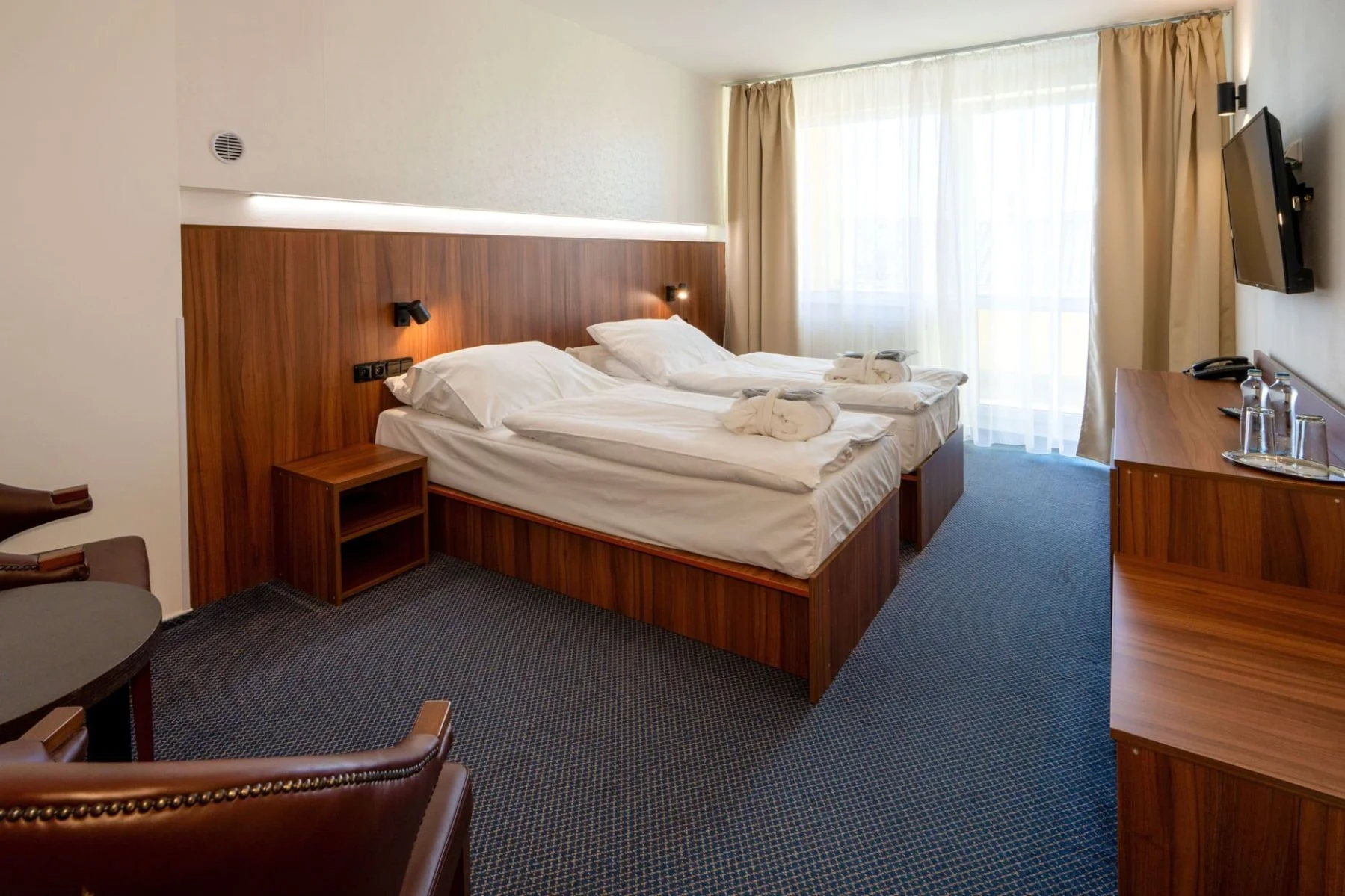Wellness hotel na Lipně: snídaně a neomezeně obří aquapark a saunový svět