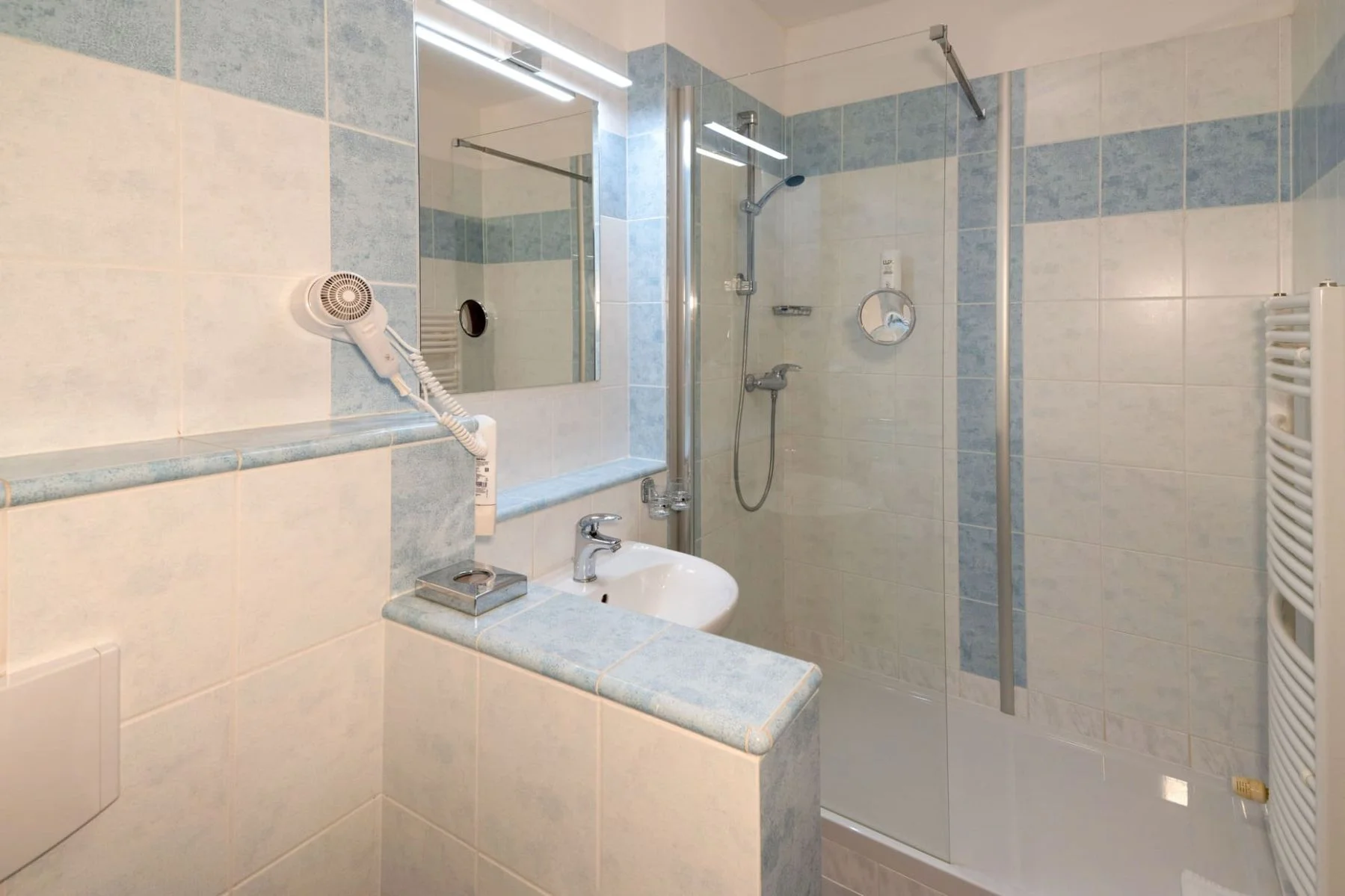Wellness hotel na Lipně: snídaně a neomezeně obří aquapark a saunový svět