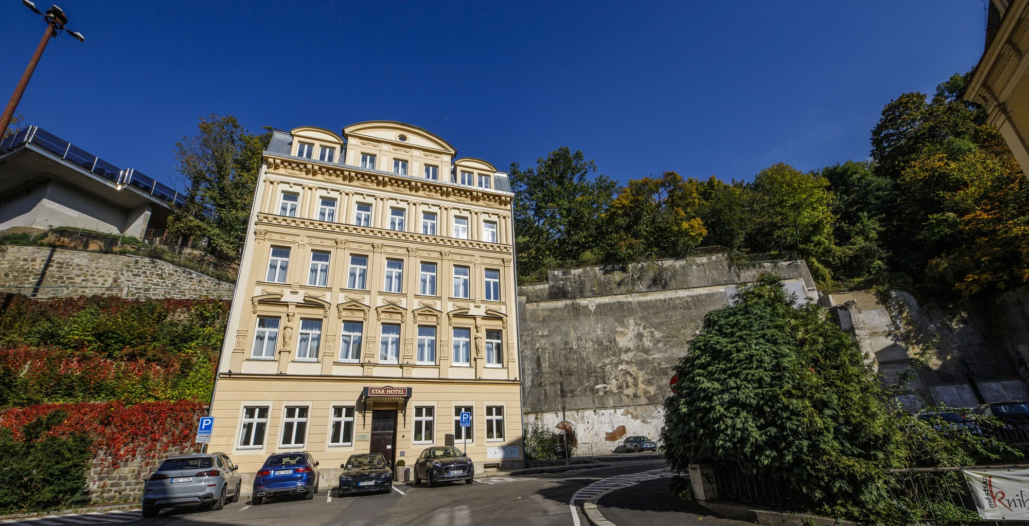 Relaxační pobyt v Karlových Varech: snídaně a vstup do bazénů hotelu Thermal a Saunie