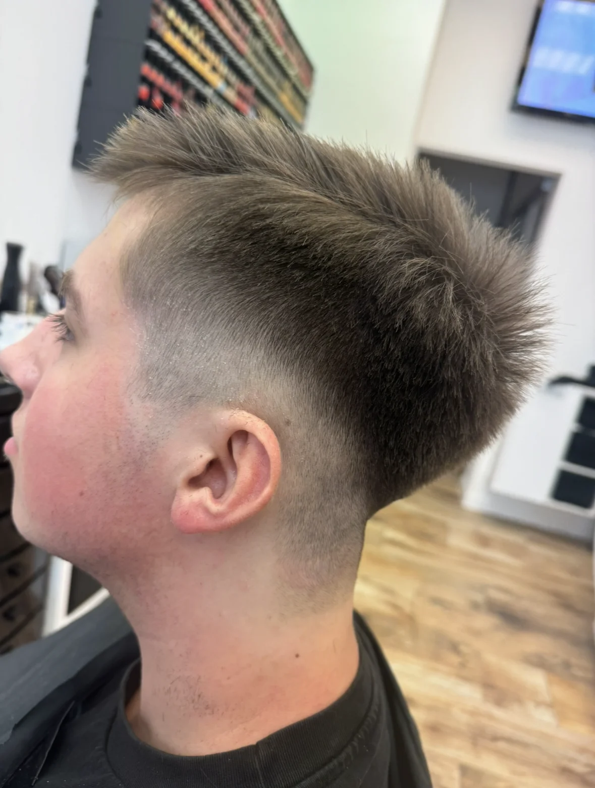 Profesionální pánský střih se závěrečným stylingem