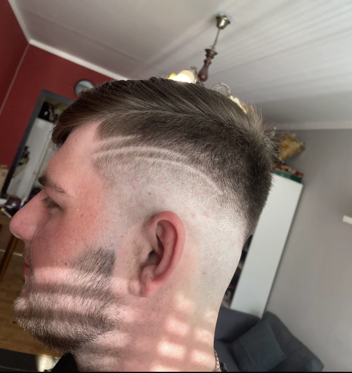 Profesionální pánský střih se závěrečným stylingem