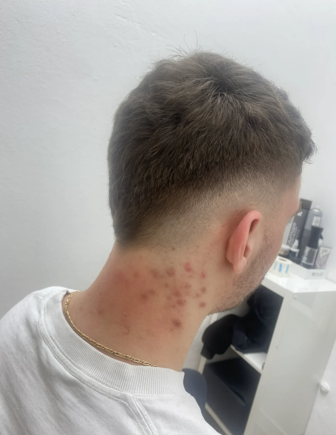 Profesionální pánský střih se závěrečným stylingem
