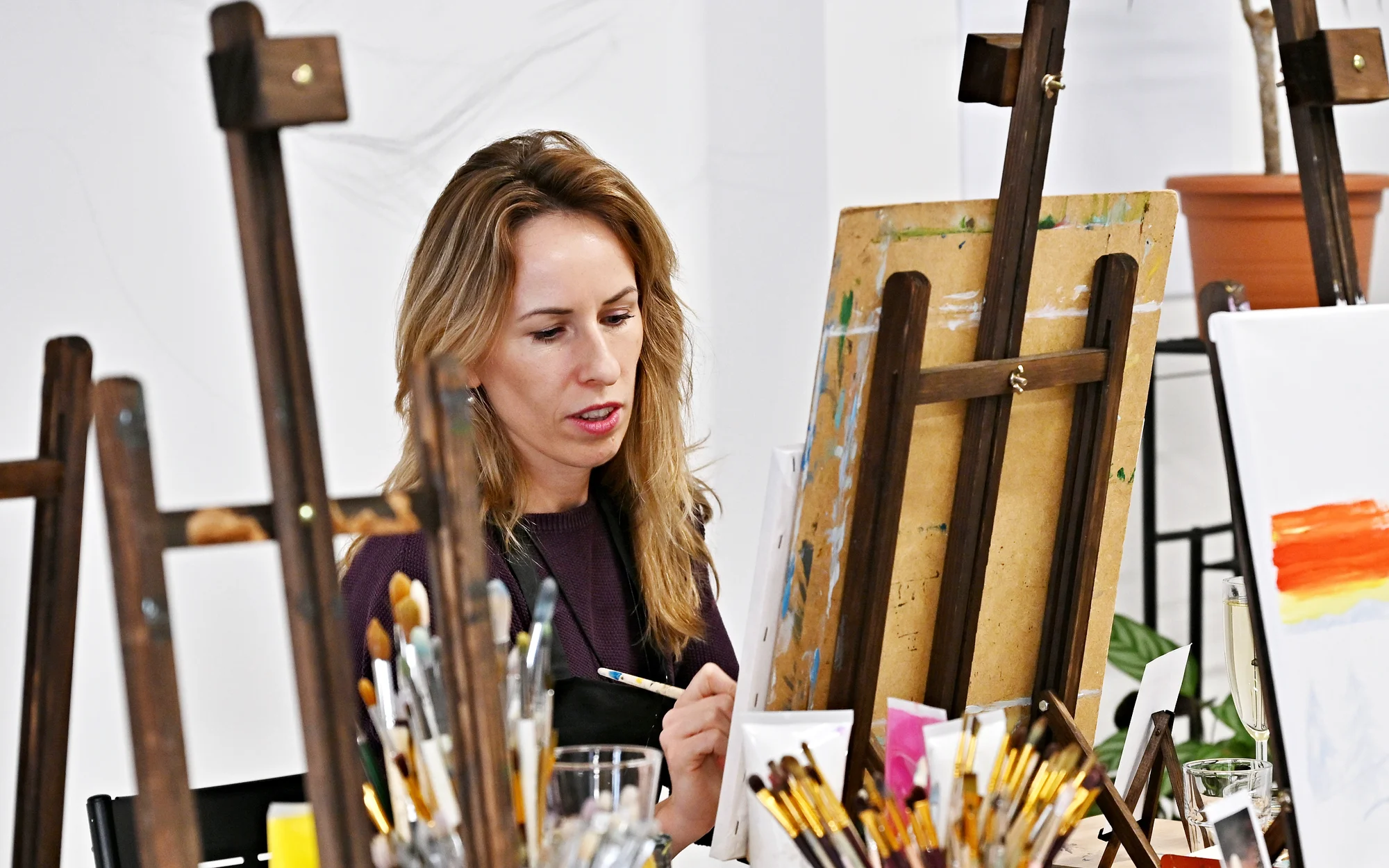 Tříhodinový workshop malování akrylem s možností použití plátkového zlata i stříbra vč. pomůcek