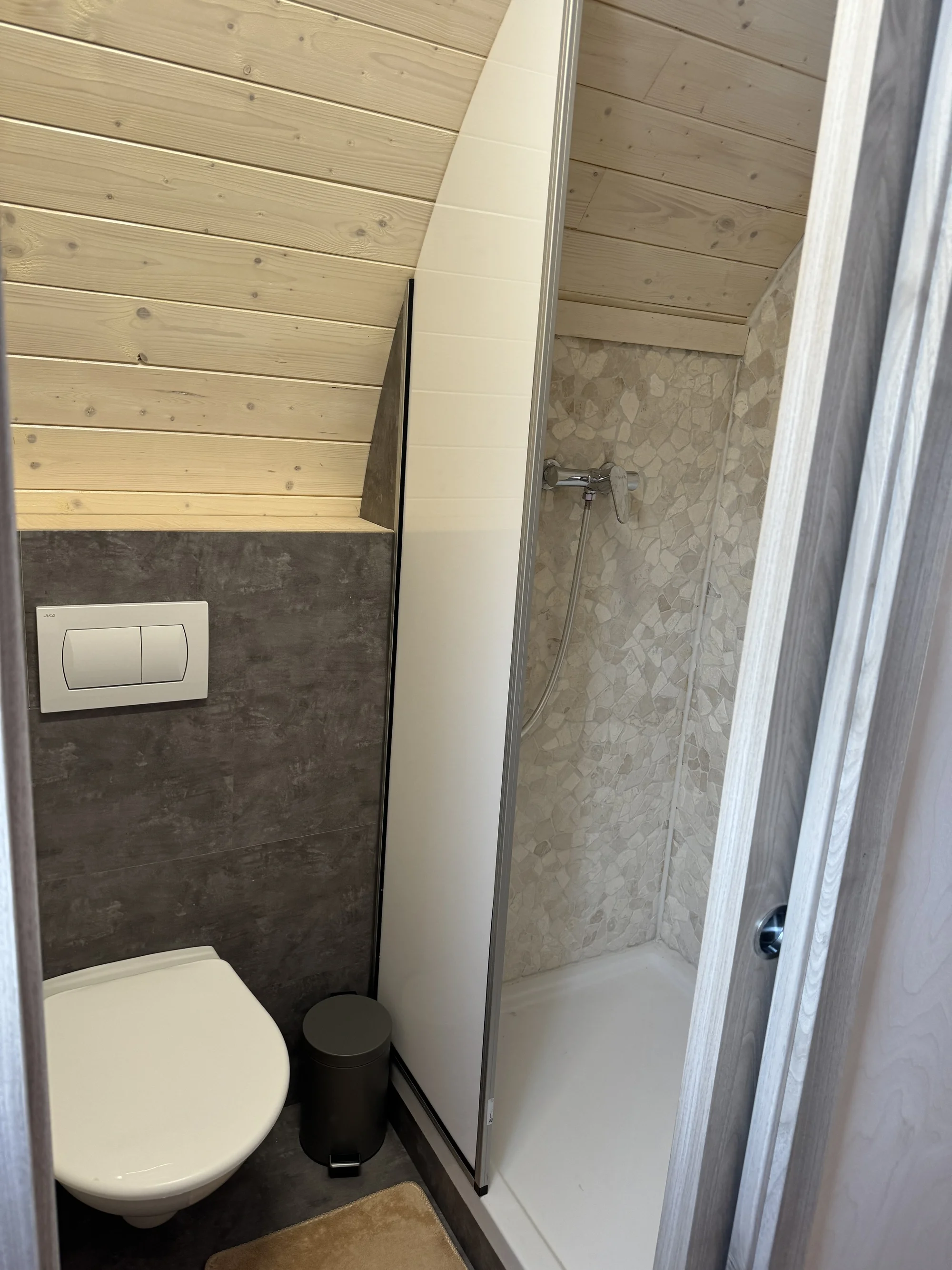 Pobyt u obory s daňky v Lužických horách: tiny house i se snídaní pro 2 osoby
