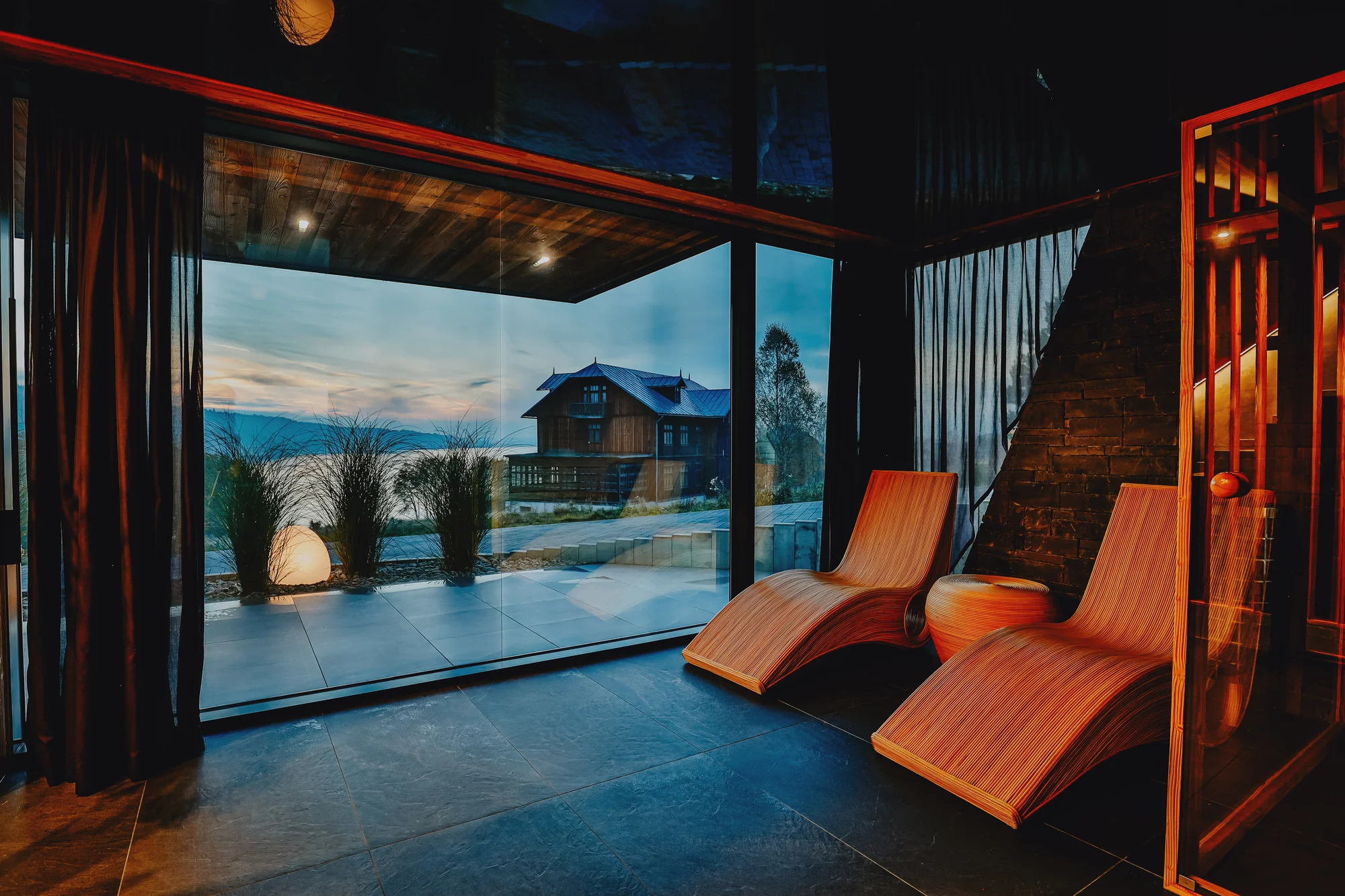 Pobyt v Polsku s výhledem na jezero: snídaně, wellness v apartmánu i bazén