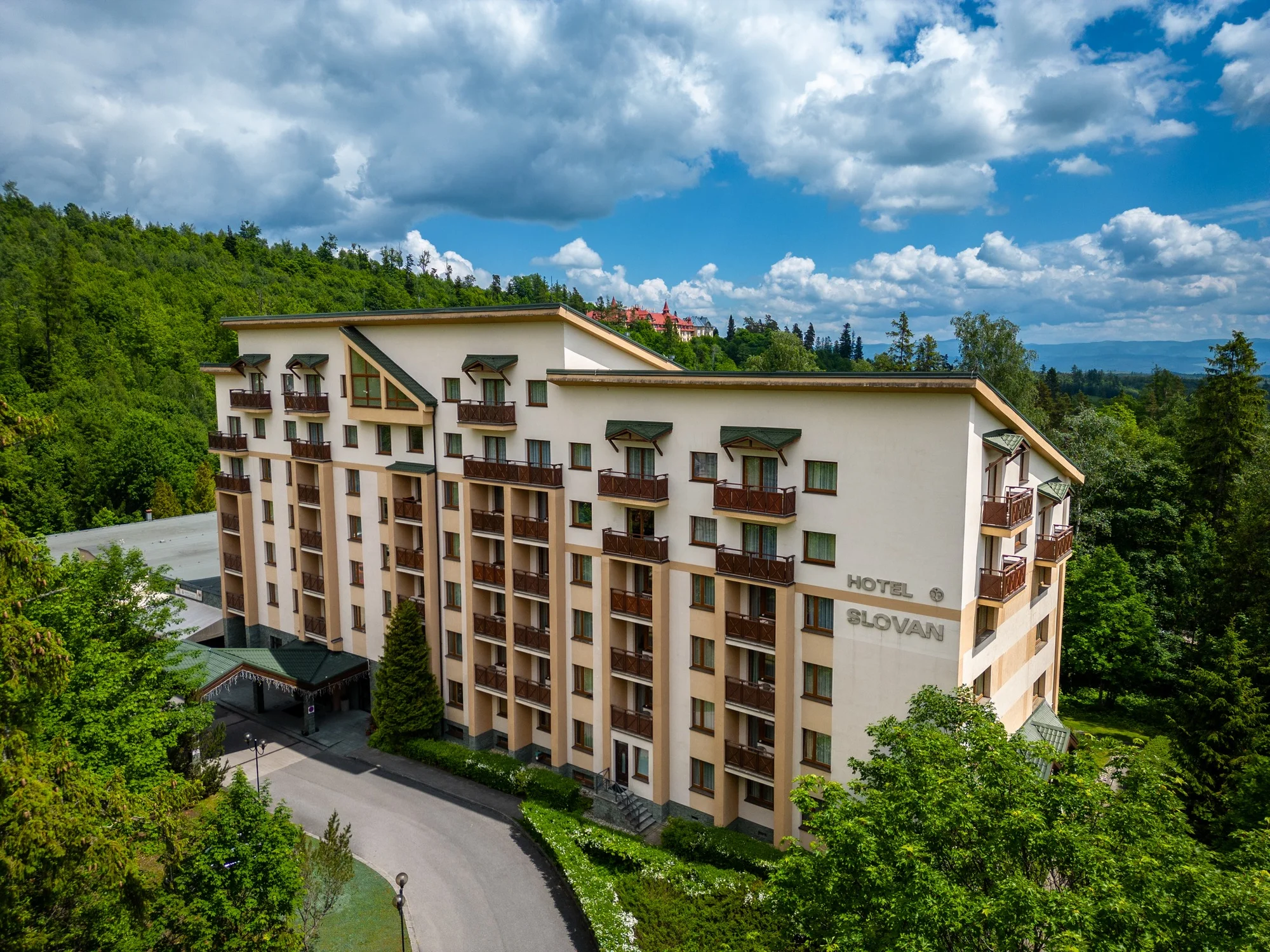 Pobyt v Tatranské Lomnici s polopenzí a wellness: pod Lomnickým štítem, 250 m od lanovky