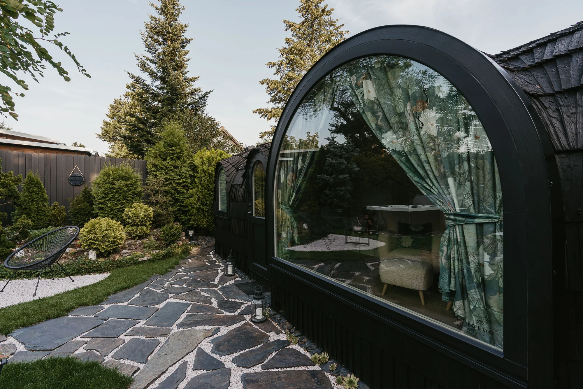 Designové iglú u Plumlovské přehrady s privátní vířivkou a saunou
