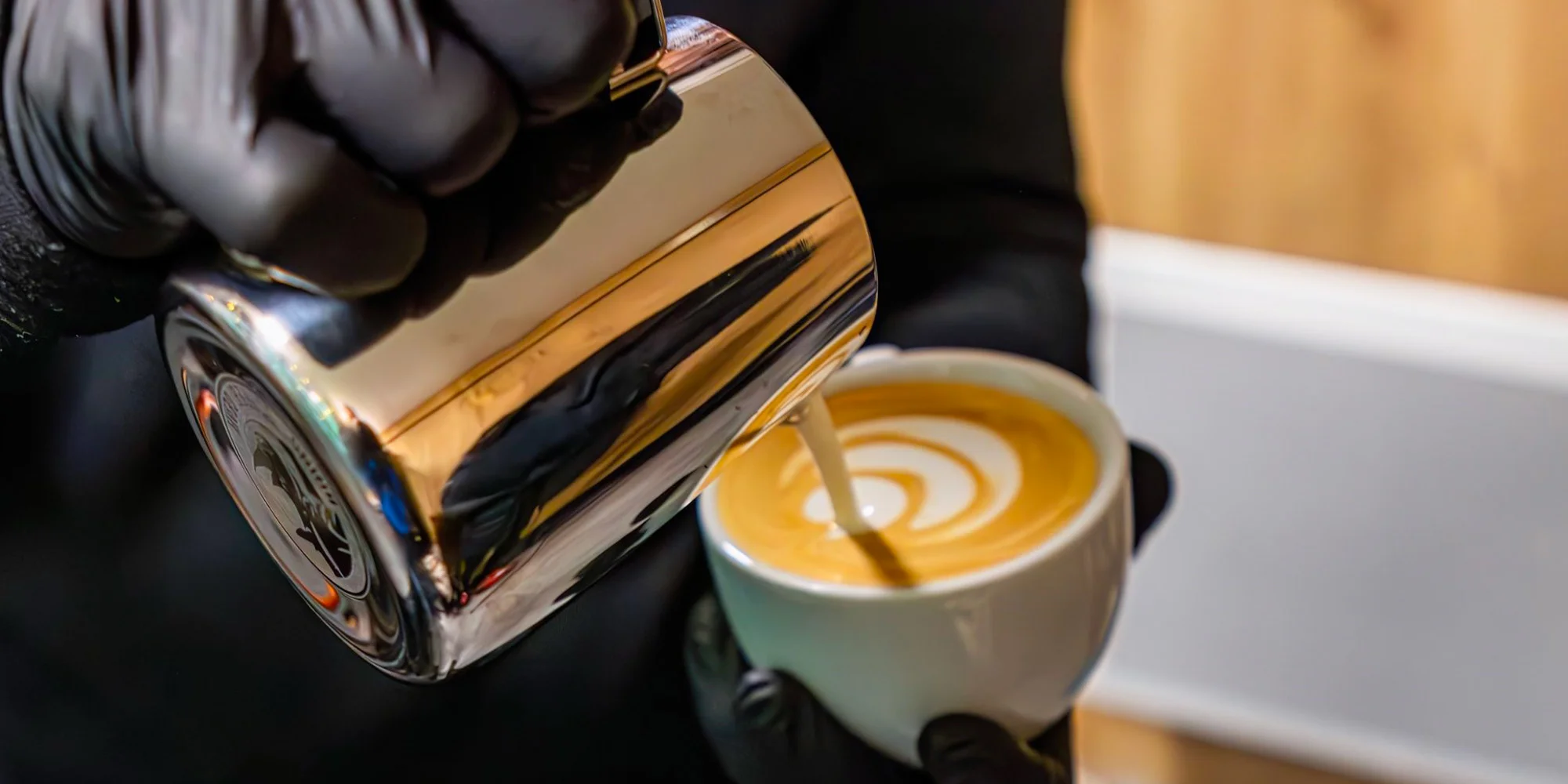 Kurz latte art ve stánku Don Piaggio: 1 až 2 osoby