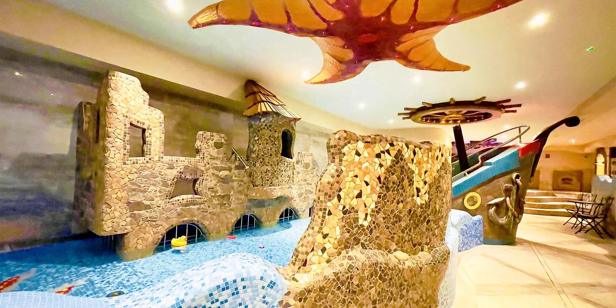 Vstup nebo permanentka do stylového hradního wellness pro pár i rodinu: vířivka i sauny