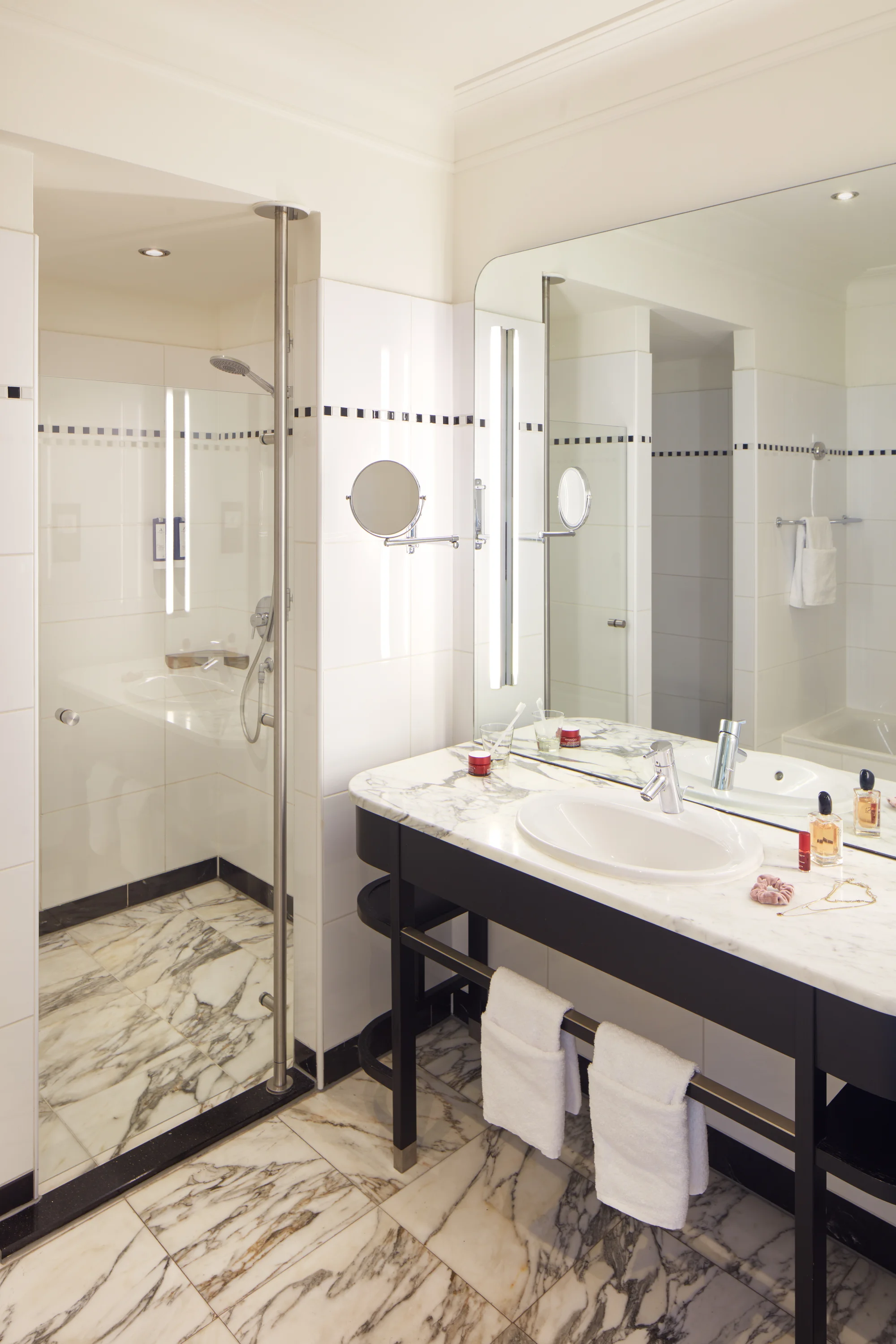 Luxusní 5* hotel v Mariánkách: snídaně či polopenze, neomezeně sauny a bazény i koupel