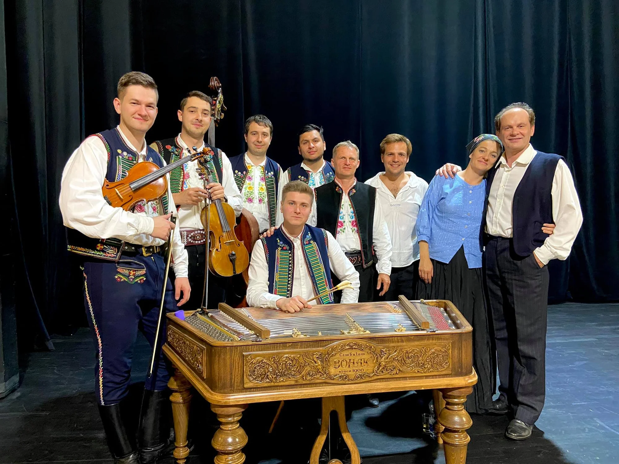Vstupenka na představení Slovácko sa nesúdí + cimbálová muzika Lašár