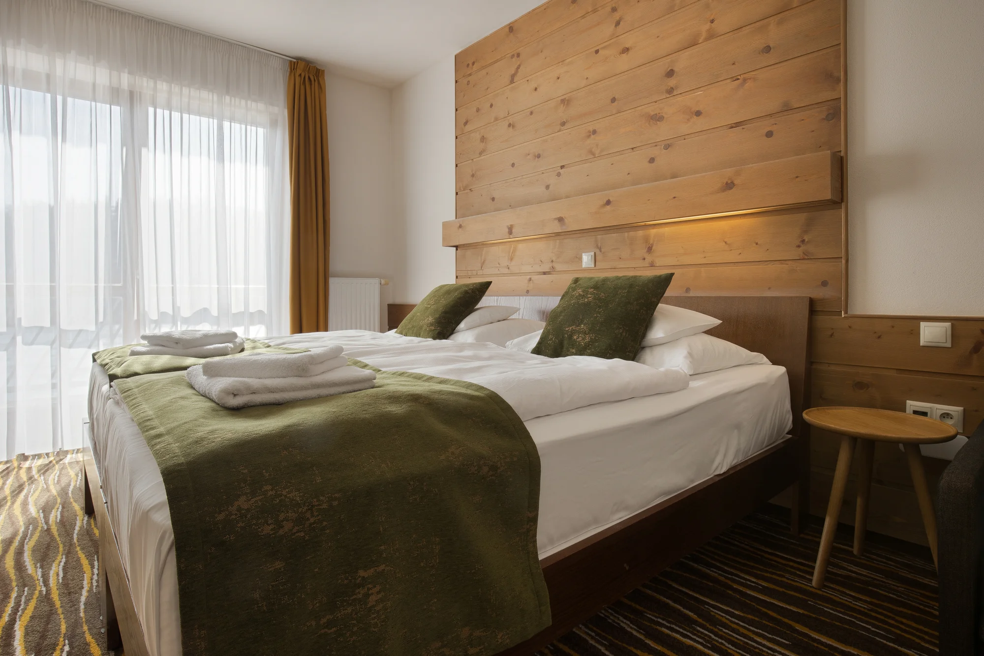 Pobyt v resortu s jízdárnou a rybníky: neomezený wellness, snídaně i sleva na jezdecké lekce