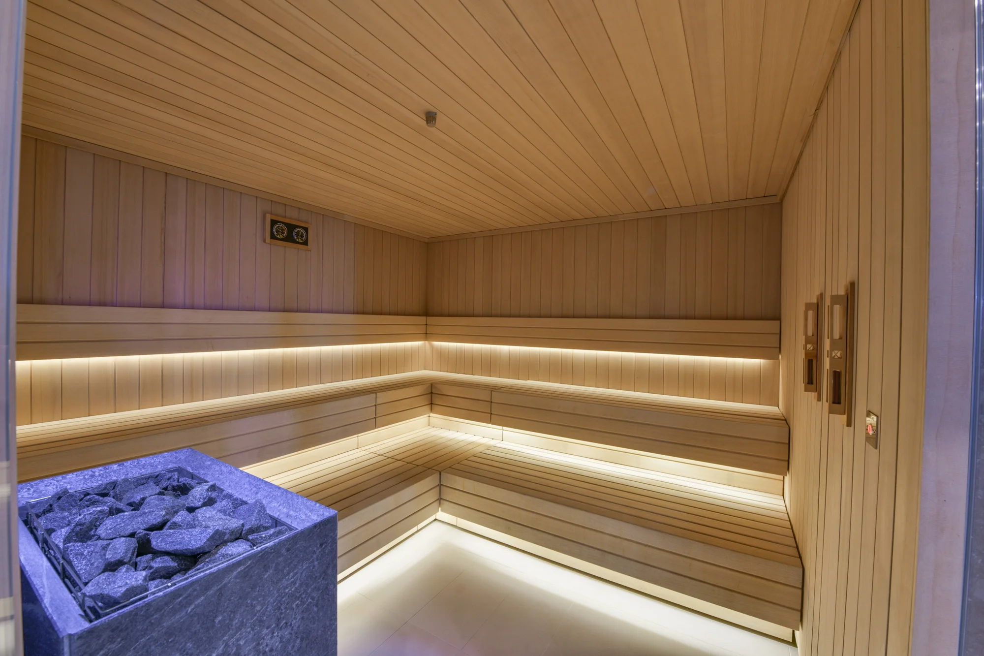 Prémiové apartmány v Kolobřehu kousek od pláže: neomezený wellness, vnitřní dětský aquapark