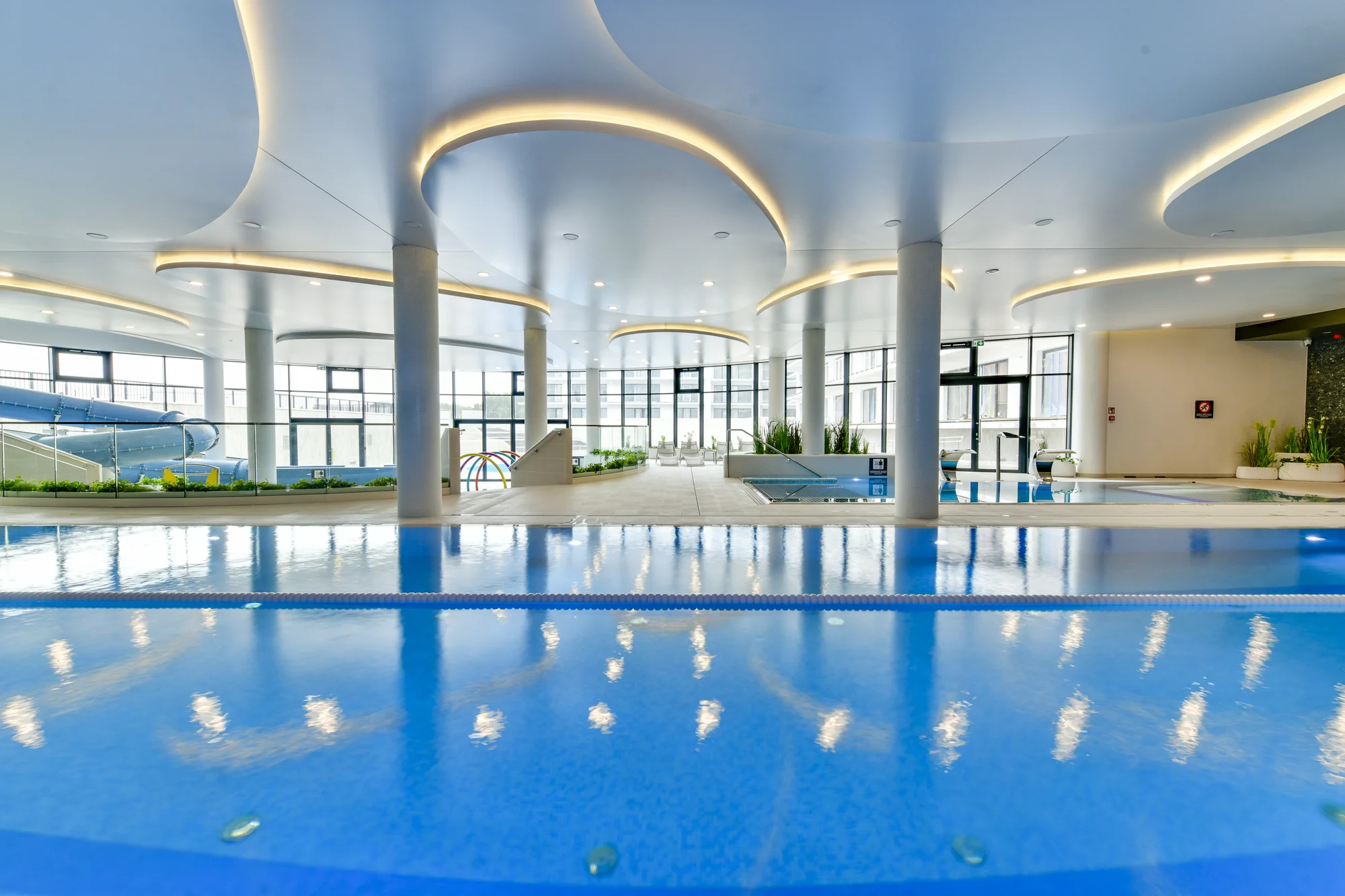 Prémiové apartmány v Kolobřehu kousek od pláže: neomezený wellness, vnitřní dětský aquapark