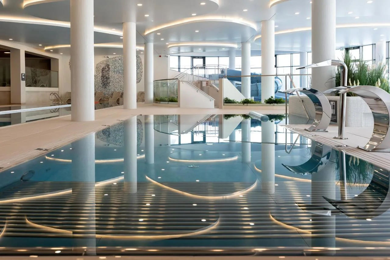 Prémiové apartmány v Kolobřehu kousek od pláže: neomezený wellness, vnitřní dětský aquapark