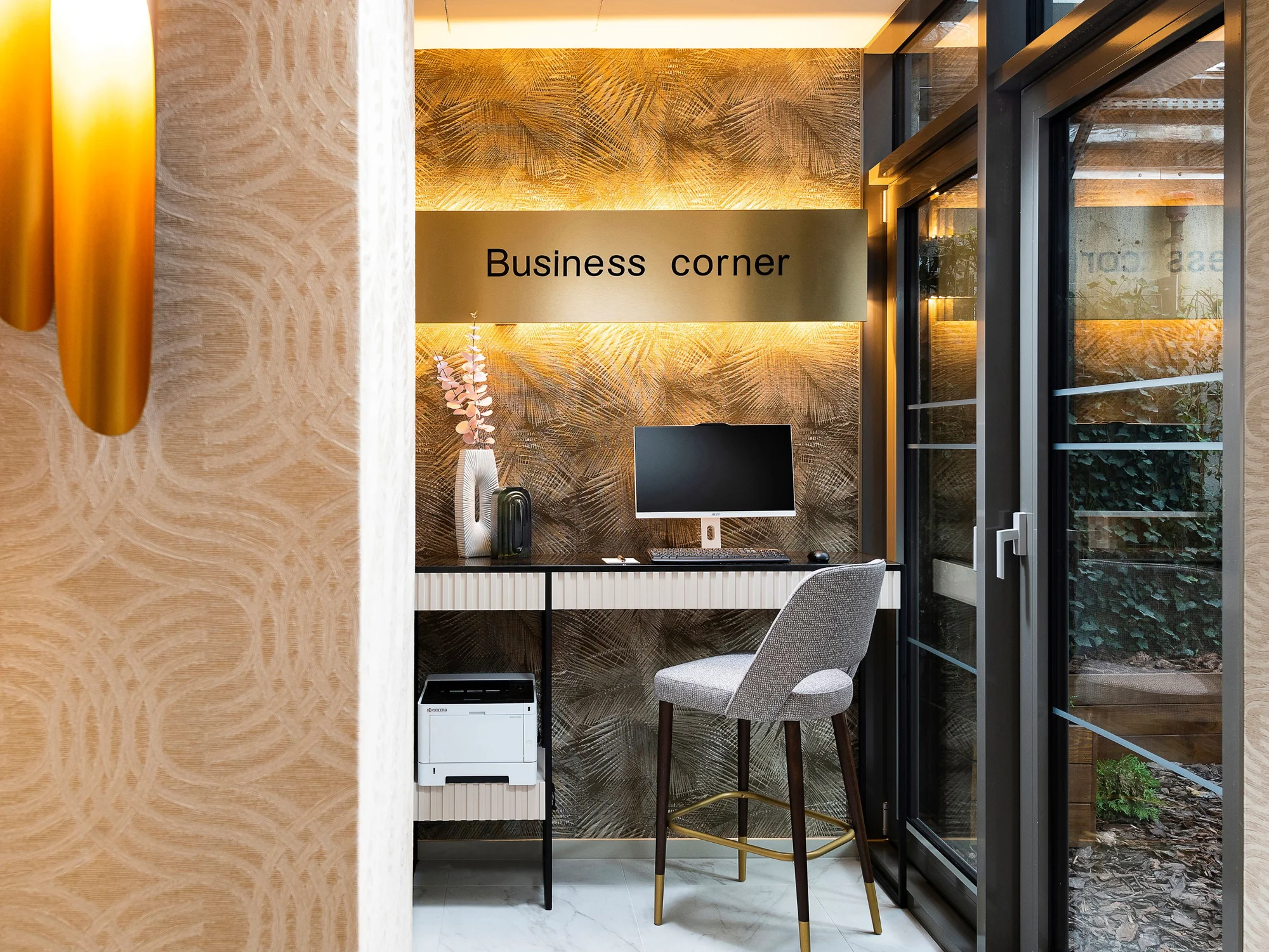 4* hotel v centru Budapešti se snídaní, saunou a slevou do kavárny: pobyt pro 2 osoby