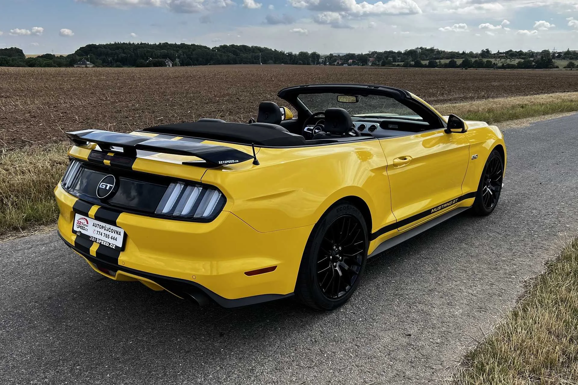 Léto může začít: Ford Mustang GT 5.0 V8 Cabrio 450 koní na 12 či 24 hodin