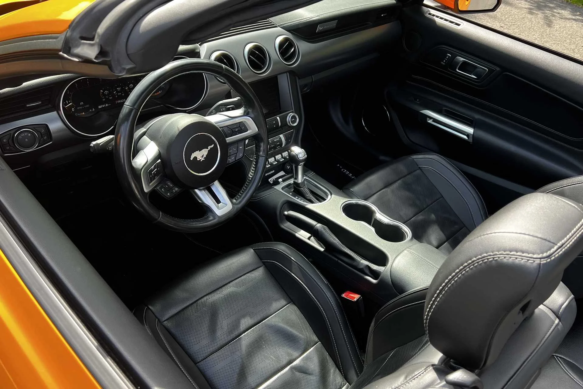 Jízda, na kterou nezapomenete: Ford Mustang GT 5.0 V8 Cabrio 450 koní na 12 i 24 hodin