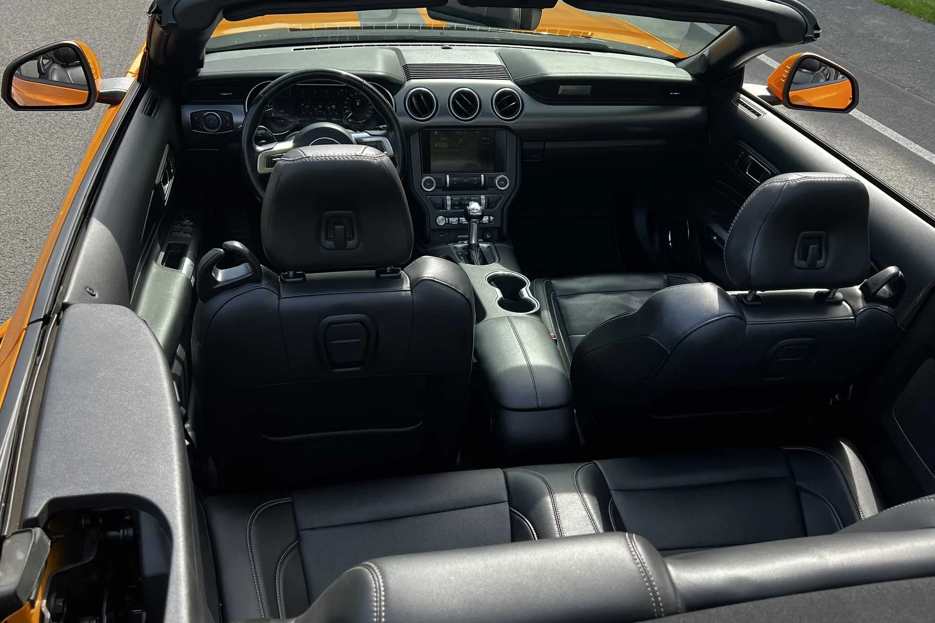 Jízda, na kterou nezapomenete: Ford Mustang GT 5.0 V8 Cabrio 450 koní na 12 i 24 hodin