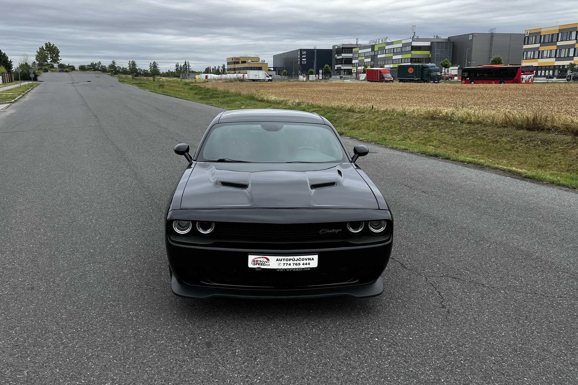 Zapůjčení Dodge Challenger 5.7 V8 HEMI na 12, 24 či 48 hod.
