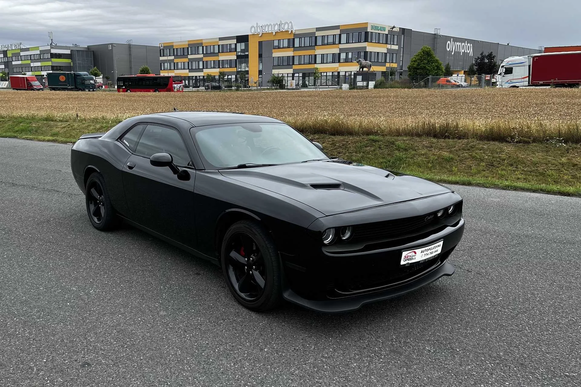 Zapůjčení Dodge Challenger 5.7 V8 HEMI na 12, 24 či 48 hod.